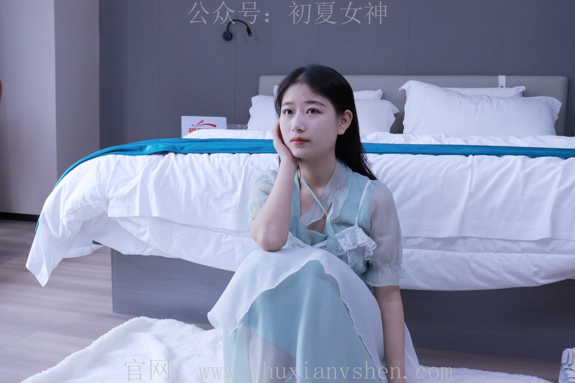初夏女神 NO.009 念念 绿野仙踪M码连衣裙搭回力球鞋[120P+1V／5.53GB]