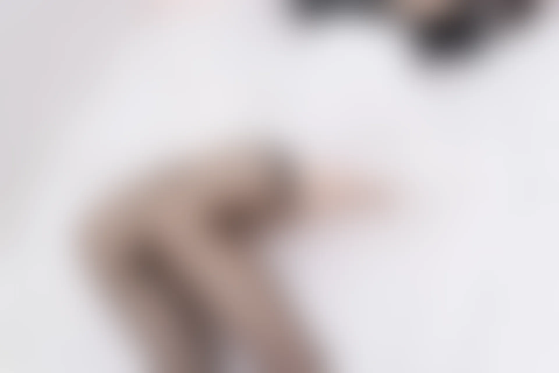 C09.003 黑丝白裙 [40P-254MB]