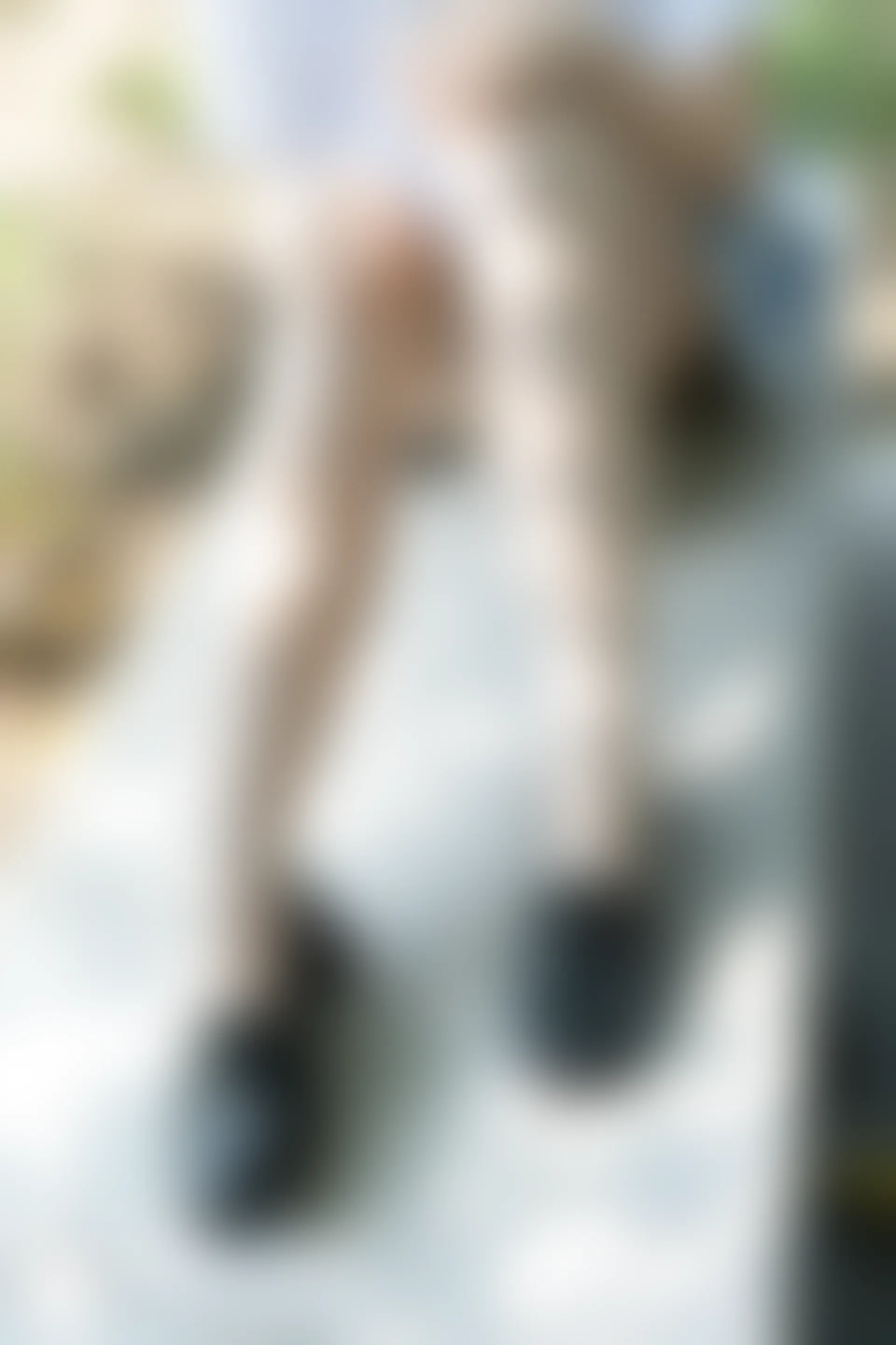 D59.004 兔玩映画 树荫下的制服烧酒 [40P-114MB]