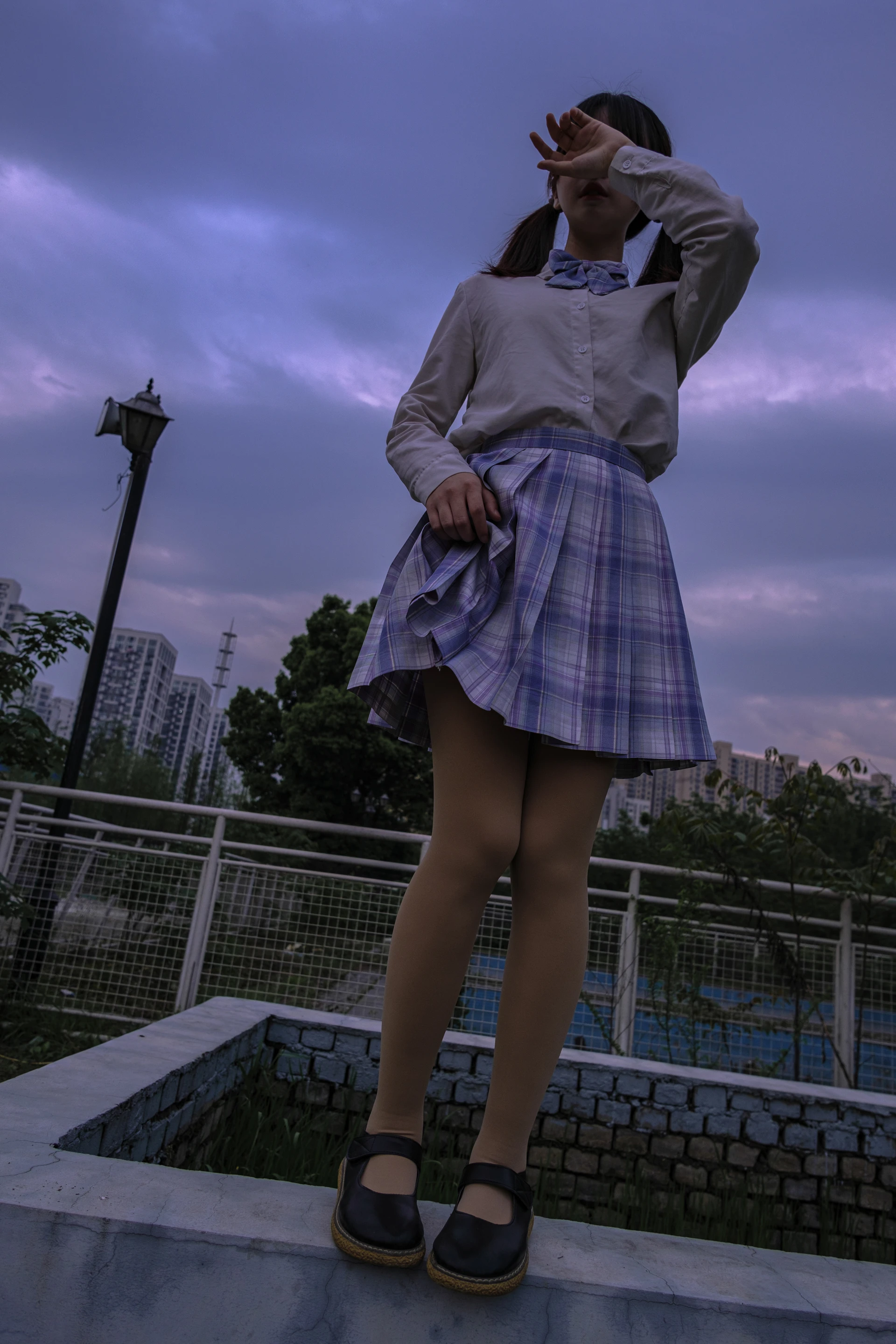 森萝财团 月下-01 小夜 双马尾JK肉丝 300D 真空 [76P-988MB]