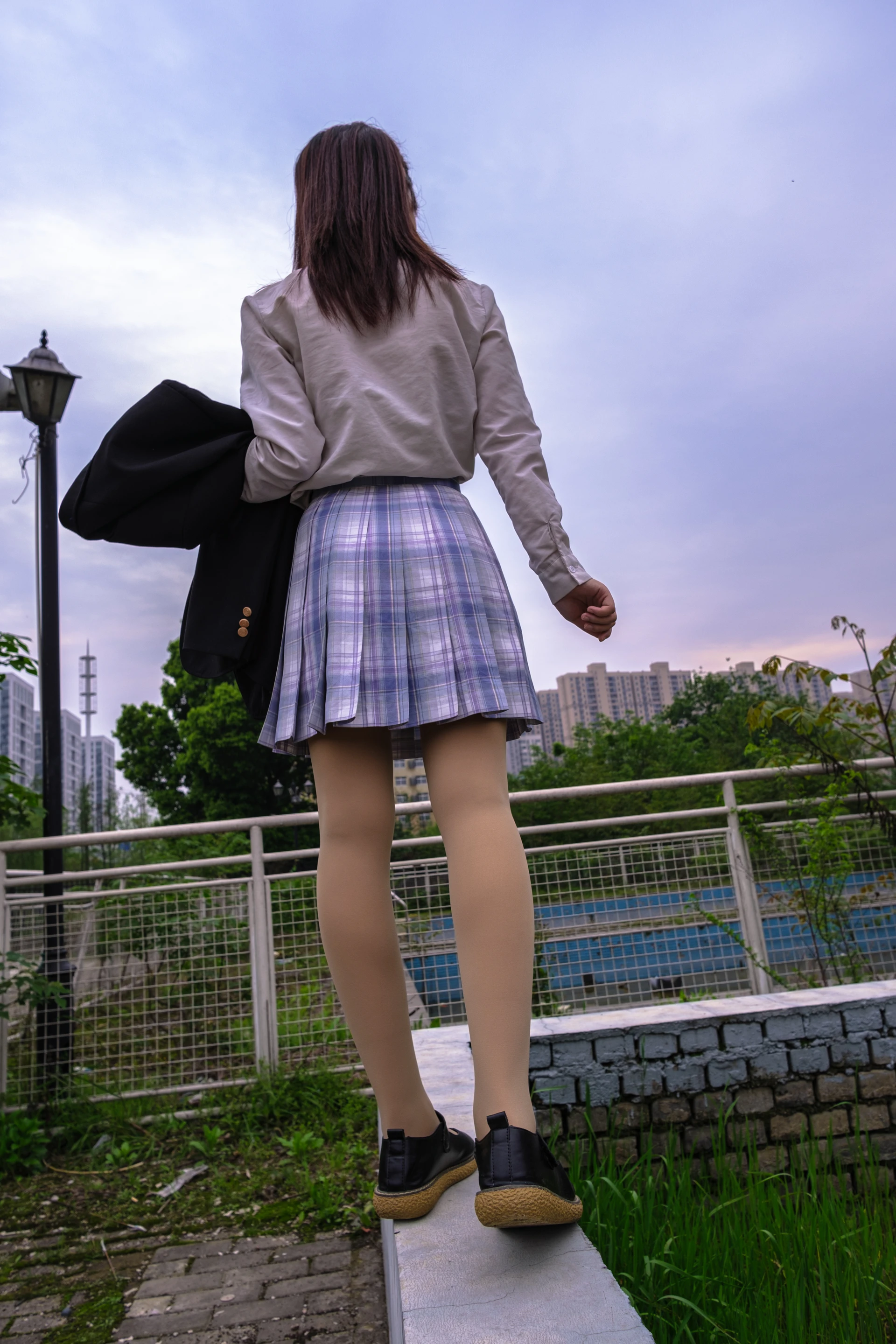 森萝财团 月下-01 小夜 双马尾JK肉丝 300D 真空 [76P-988MB]