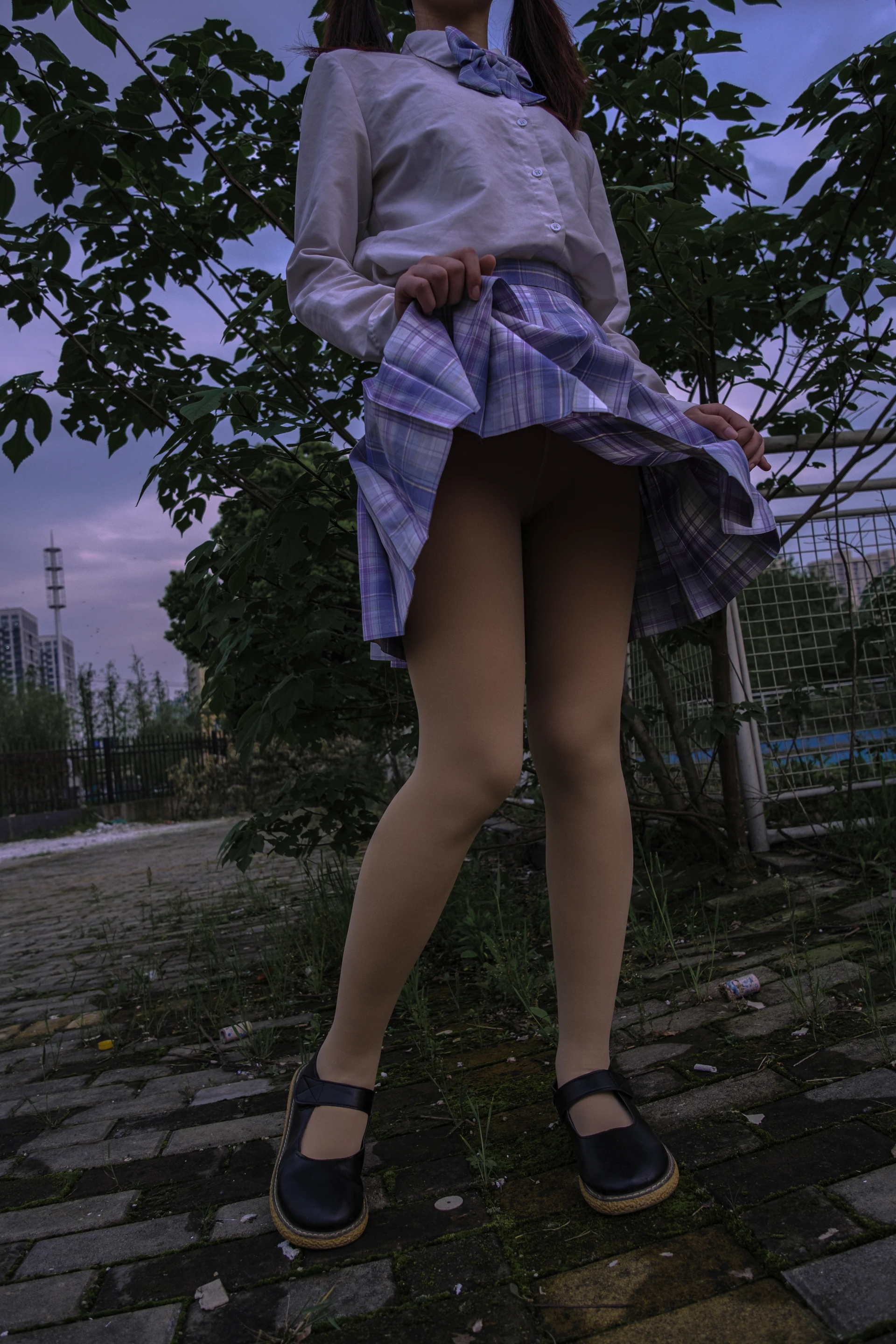 森萝财团 月下-01 小夜 双马尾JK肉丝 300D 真空 [76P-988MB]