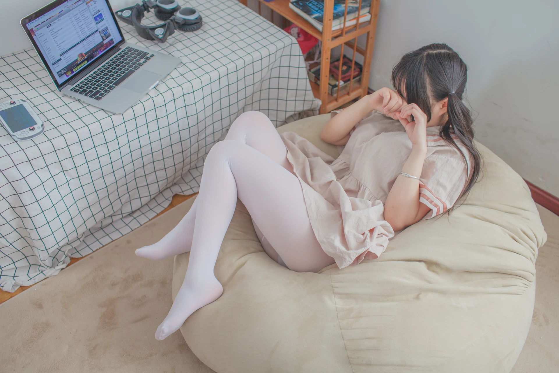 少女秩序 VOL.14 美味的生活 白丝双马尾睡裙[47P-360.7M]双马尾, 少女秩序, 白丝, 睡衣, 美腿, 美足