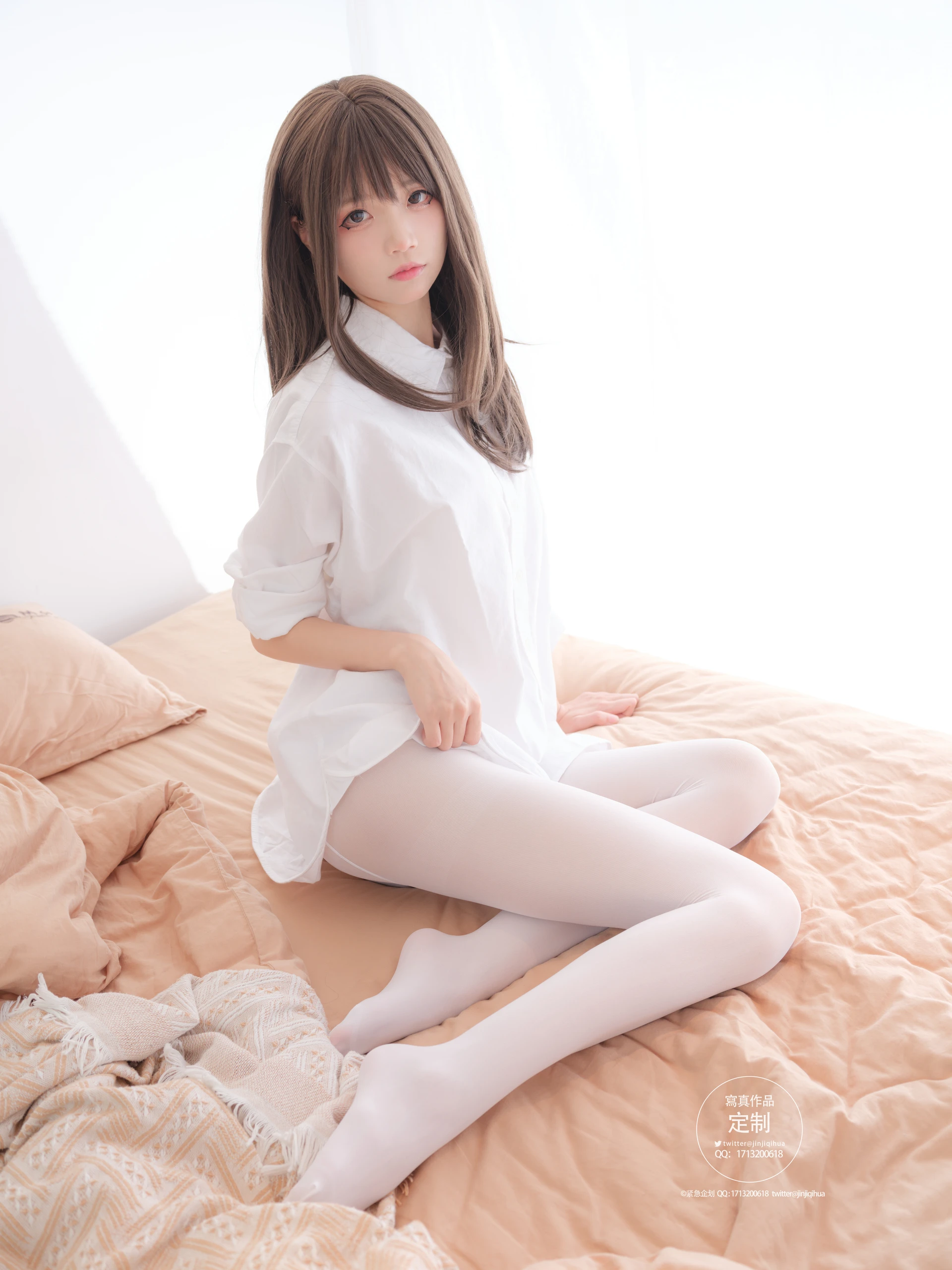 紧急企划 – 5G-001 五更百鬼 白丝衬衣 一亿像素 [50P-1.4GB]五更百鬼, 白丝, 紧急企划, 美腿, 美足, 衬衫