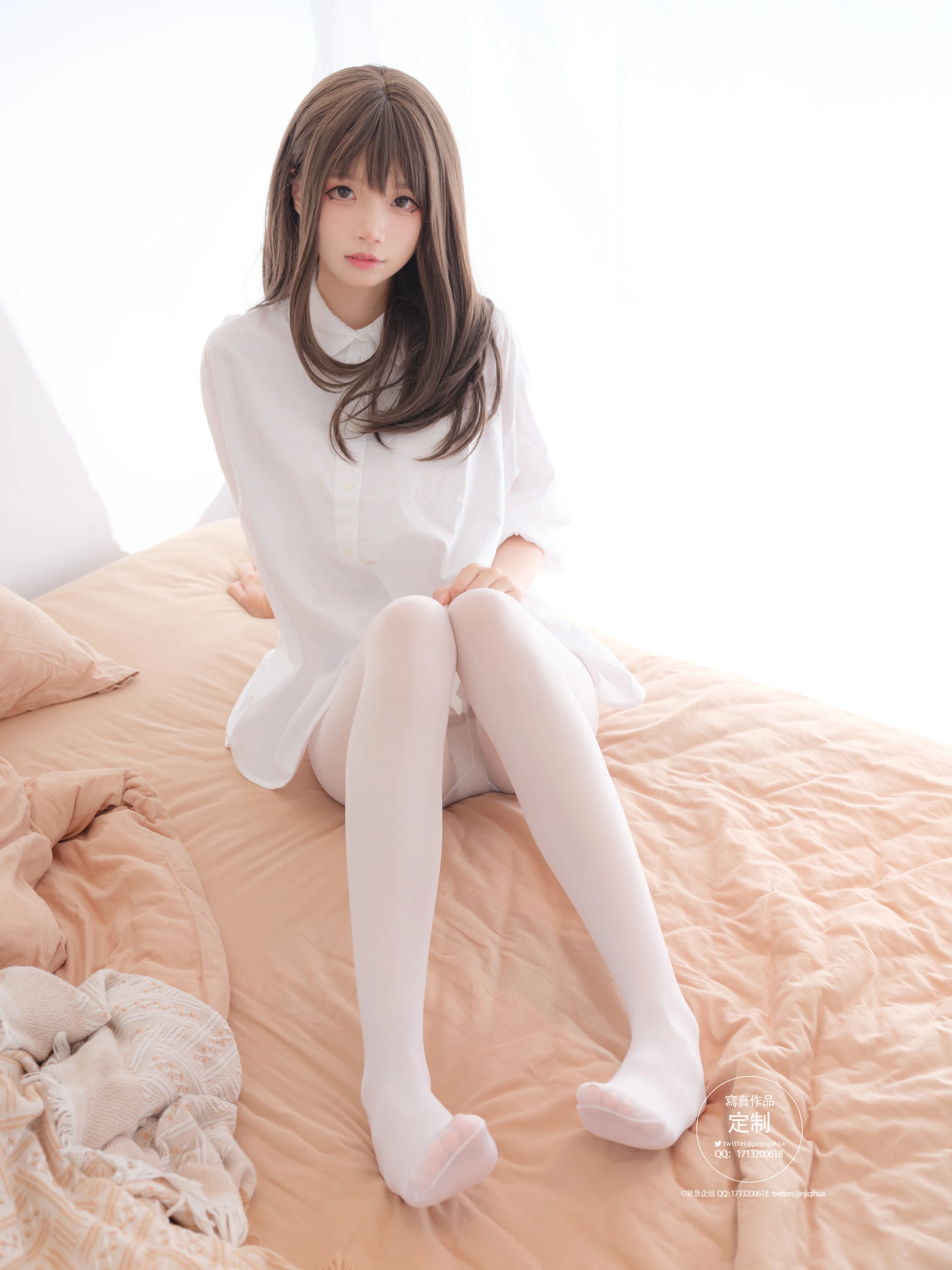 紧急企划 – 5G-001 五更百鬼 白丝衬衣 一亿像素 [50P-1.4GB]五更百鬼, 白丝, 紧急企划, 美腿, 美足, 衬衫