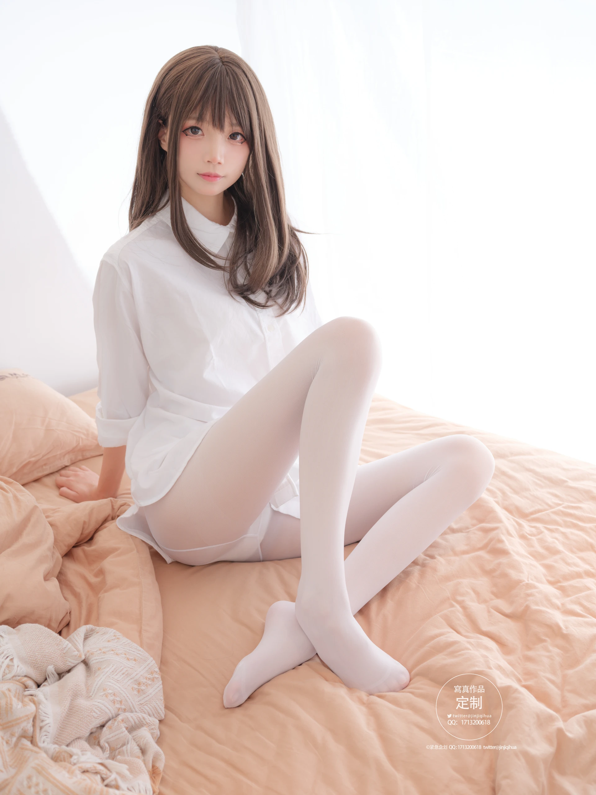 紧急企划 – 5G-001 五更百鬼 白丝衬衣 一亿像素 [50P-1.4GB]五更百鬼, 白丝, 紧急企划, 美腿, 美足, 衬衫