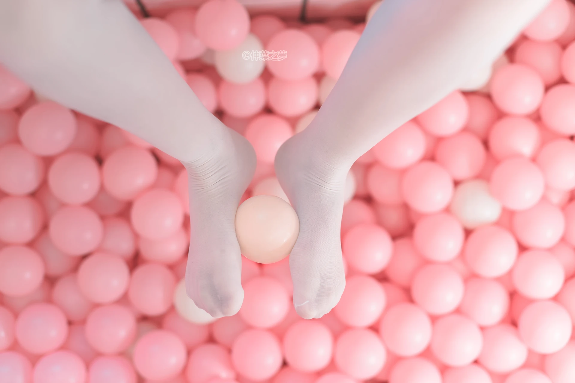 轻兰映画 SPL.010 [115P-277M]可爱, 白丝, 美腿, 美足, 轻兰映画