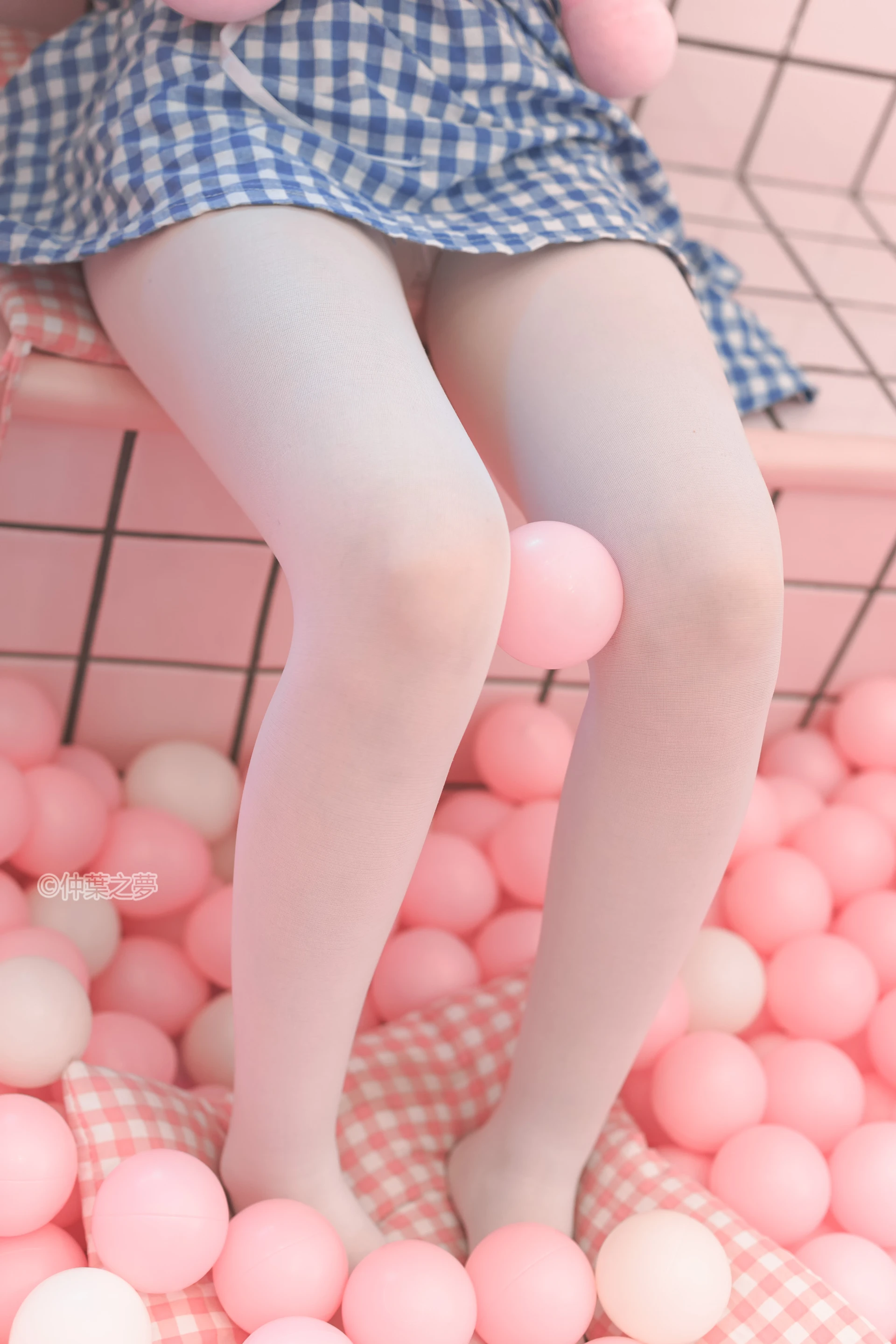 轻兰映画 SPL.010 [115P-277M]可爱, 白丝, 美腿, 美足, 轻兰映画