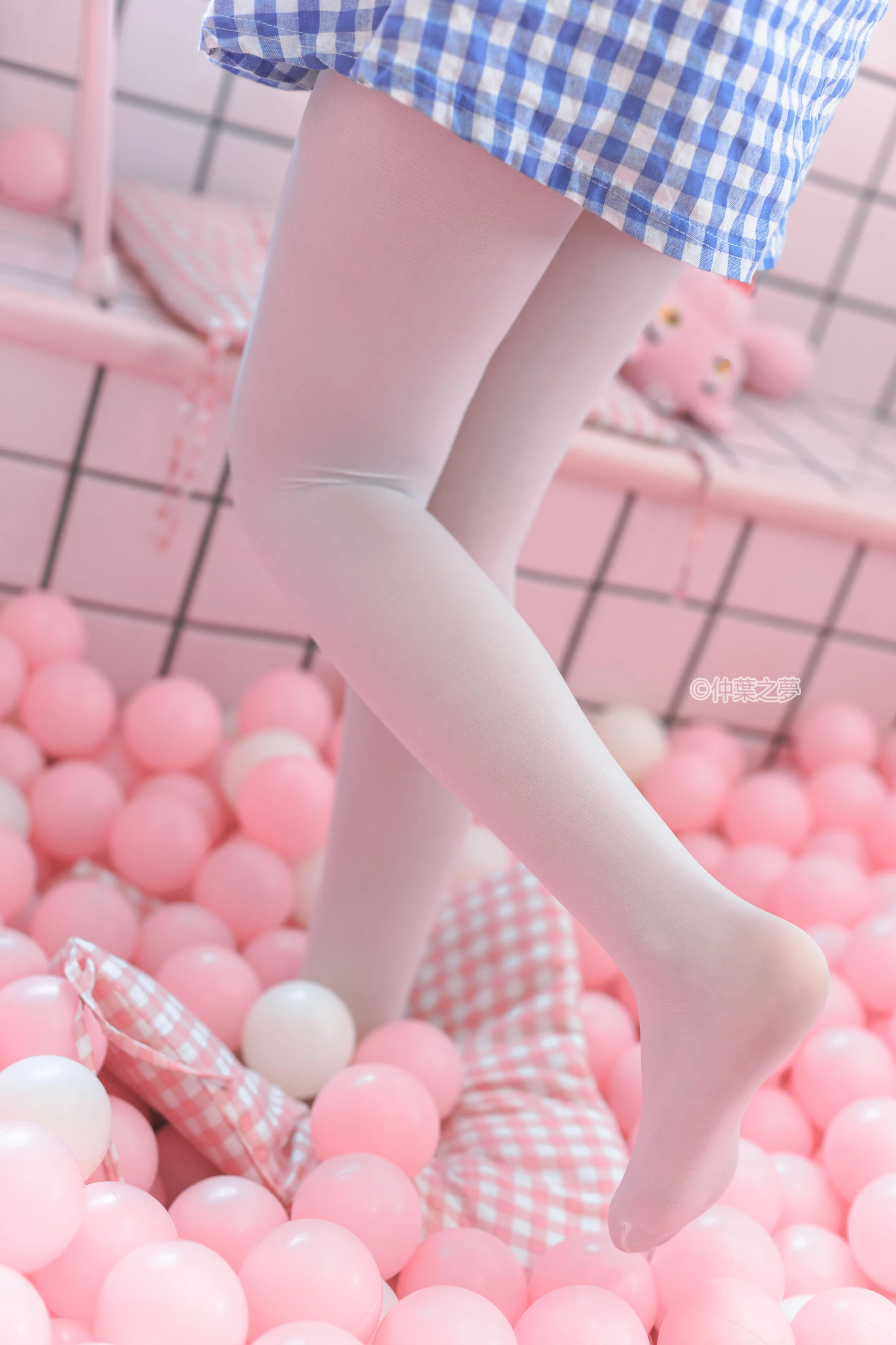 轻兰映画 SPL.010 [115P-277M]可爱, 白丝, 美腿, 美足, 轻兰映画