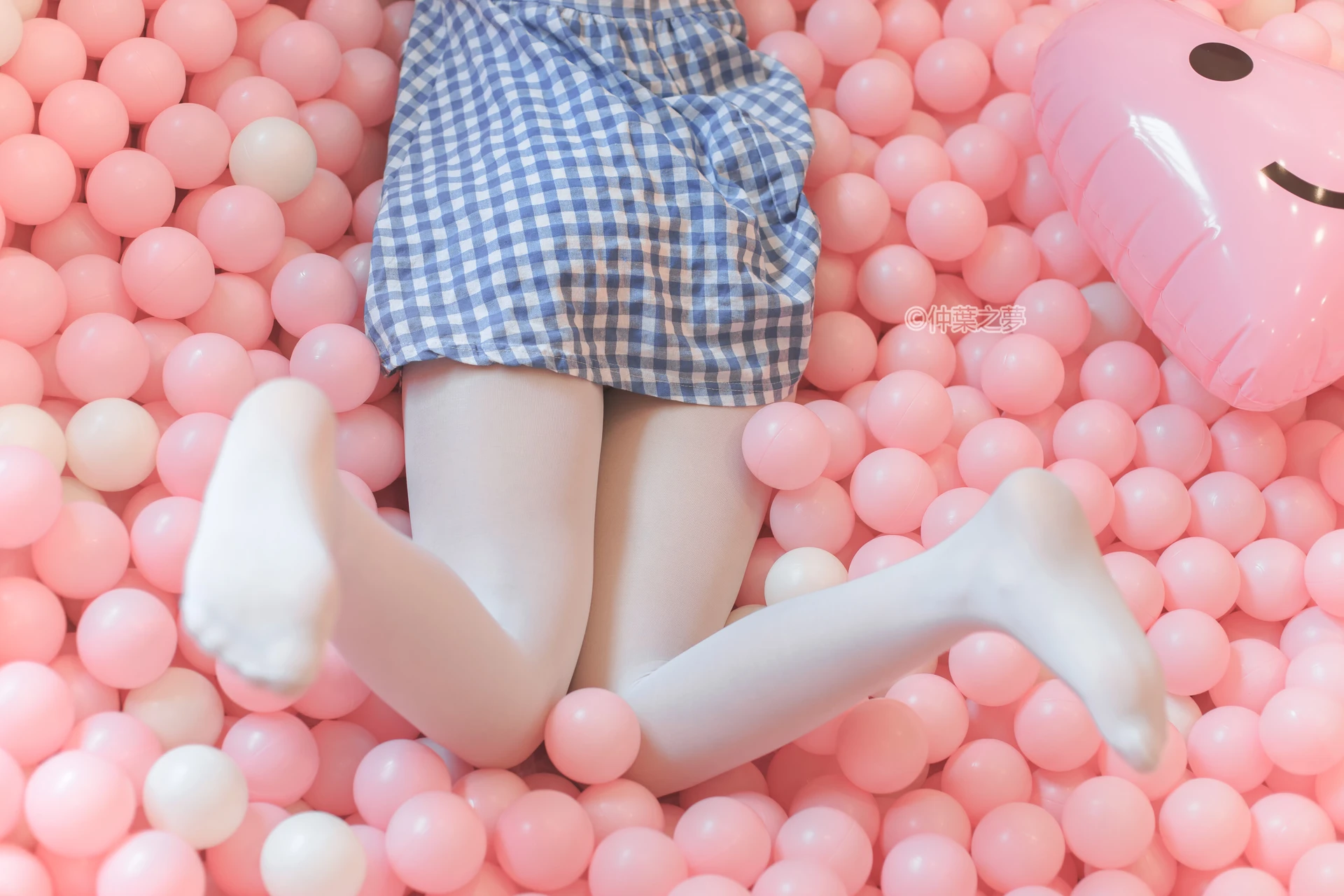 轻兰映画 SPL.010 [115P-277M]可爱, 白丝, 美腿, 美足, 轻兰映画