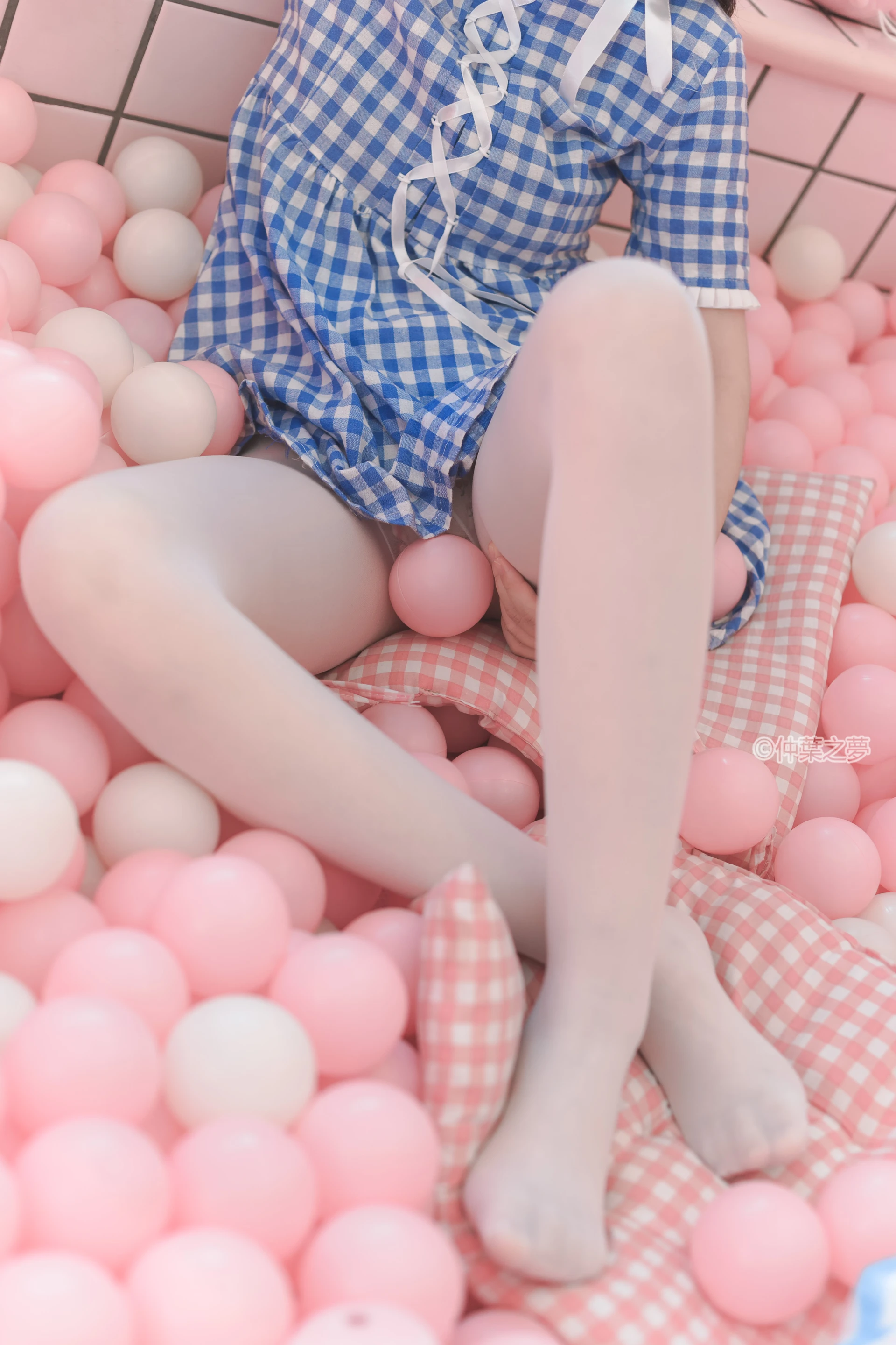 轻兰映画 SPL.010 [115P-277M]可爱, 白丝, 美腿, 美足, 轻兰映画