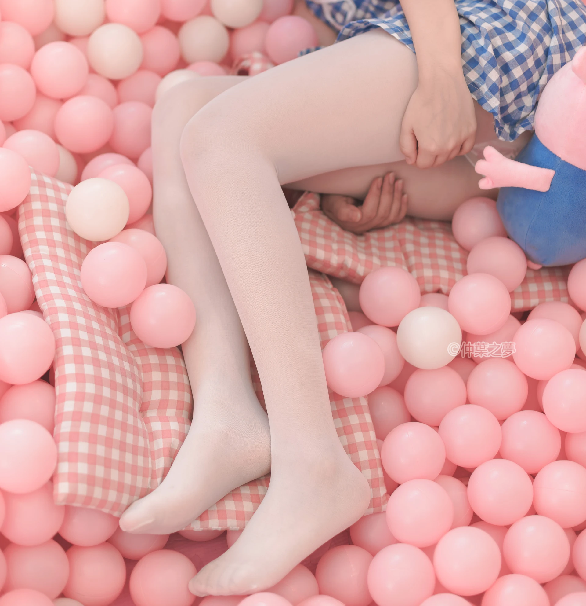 轻兰映画 SPL.010 [115P-277M]可爱, 白丝, 美腿, 美足, 轻兰映画