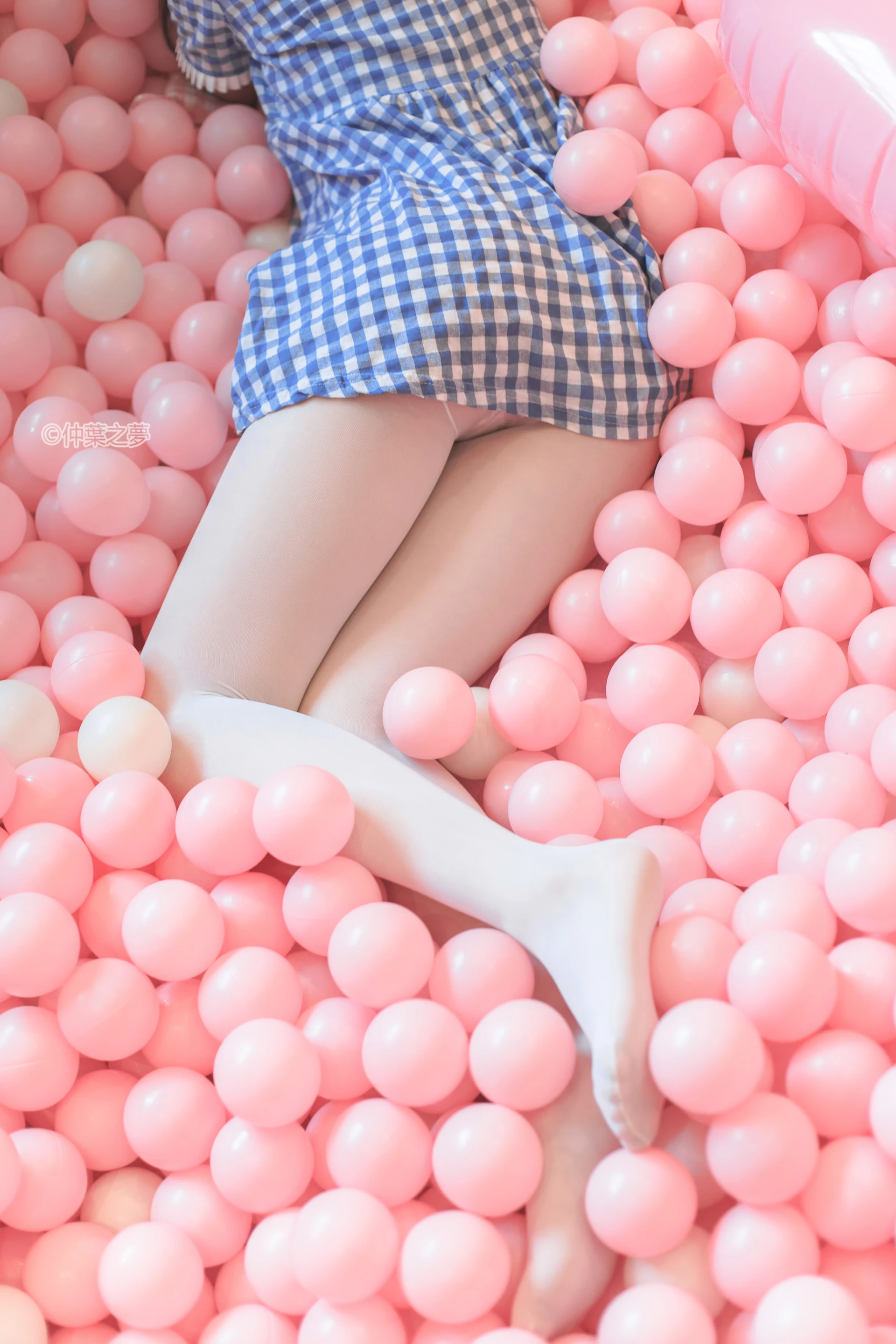 轻兰映画 SPL.010 [115P-277M]可爱, 白丝, 美腿, 美足, 轻兰映画