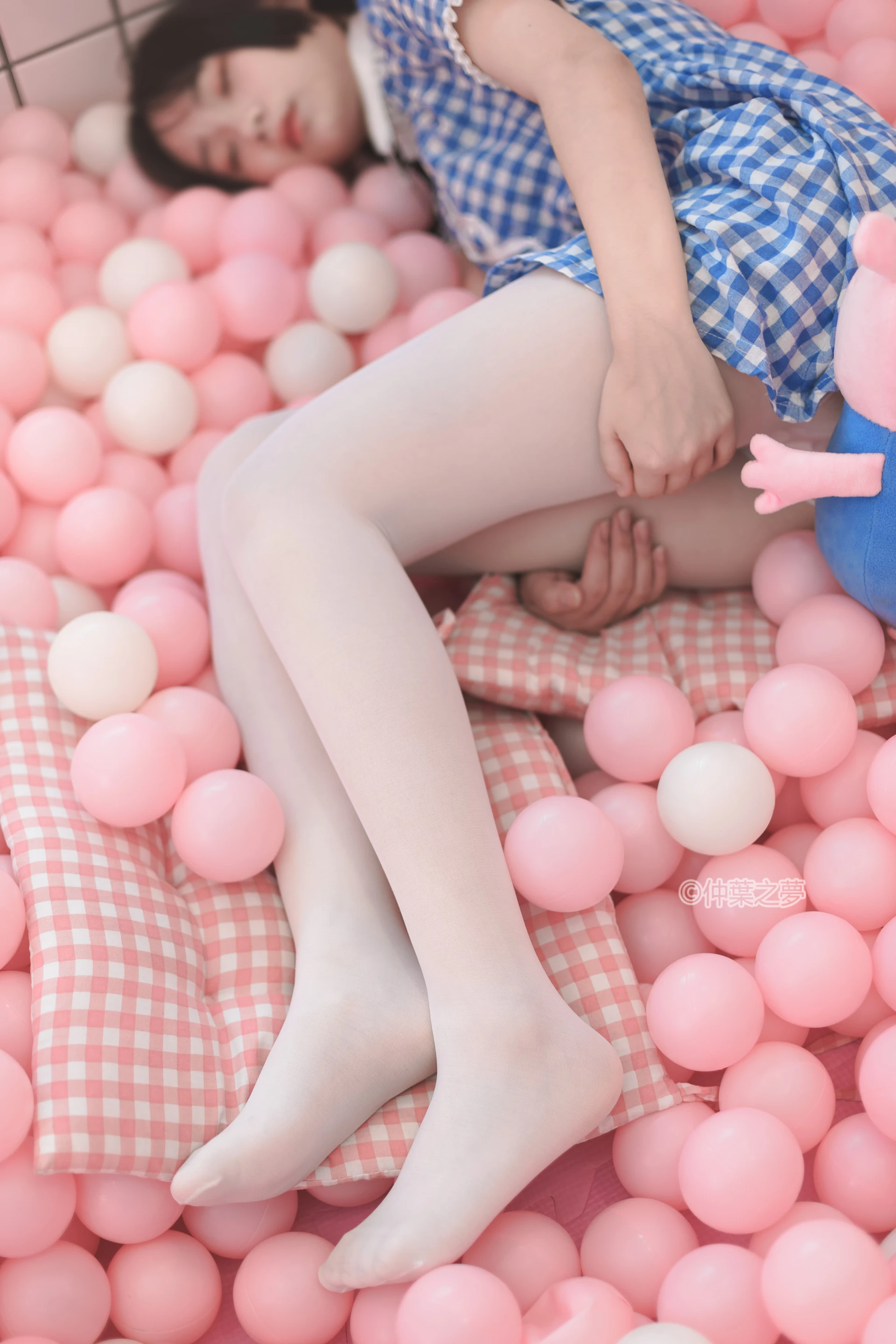 轻兰映画 SPL.010 [115P-277M]可爱, 白丝, 美腿, 美足, 轻兰映画