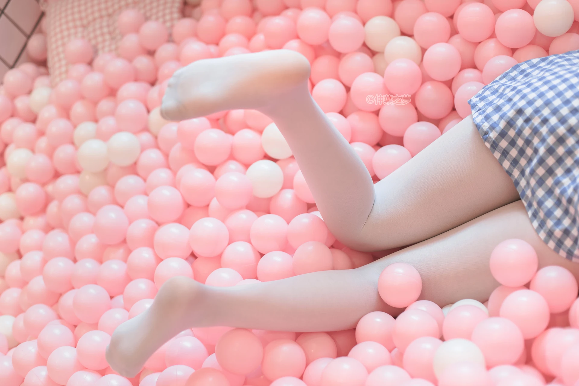 轻兰映画 SPL.010 [115P-277M]可爱, 白丝, 美腿, 美足, 轻兰映画