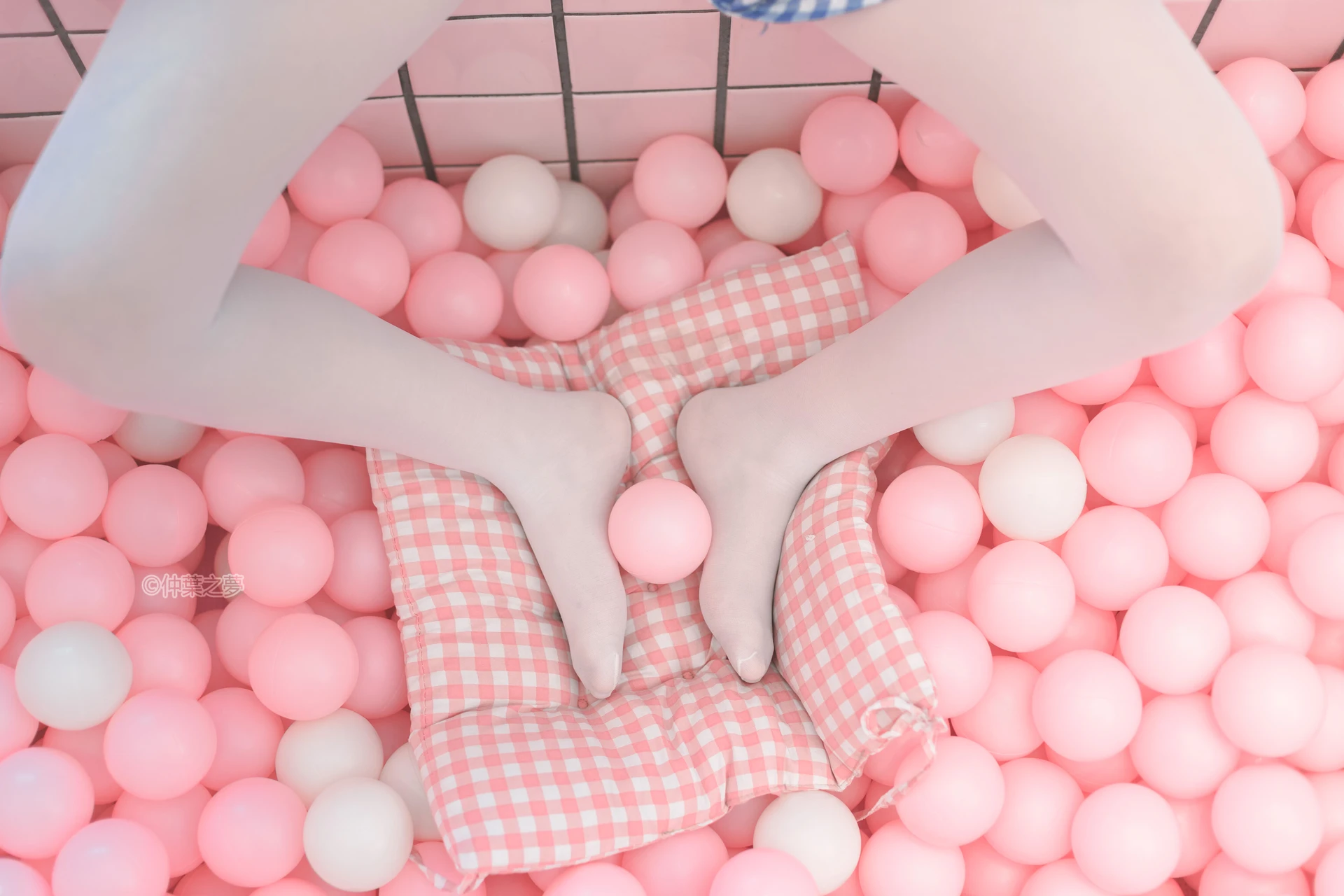 轻兰映画 SPL.010 [115P-277M]可爱, 白丝, 美腿, 美足, 轻兰映画