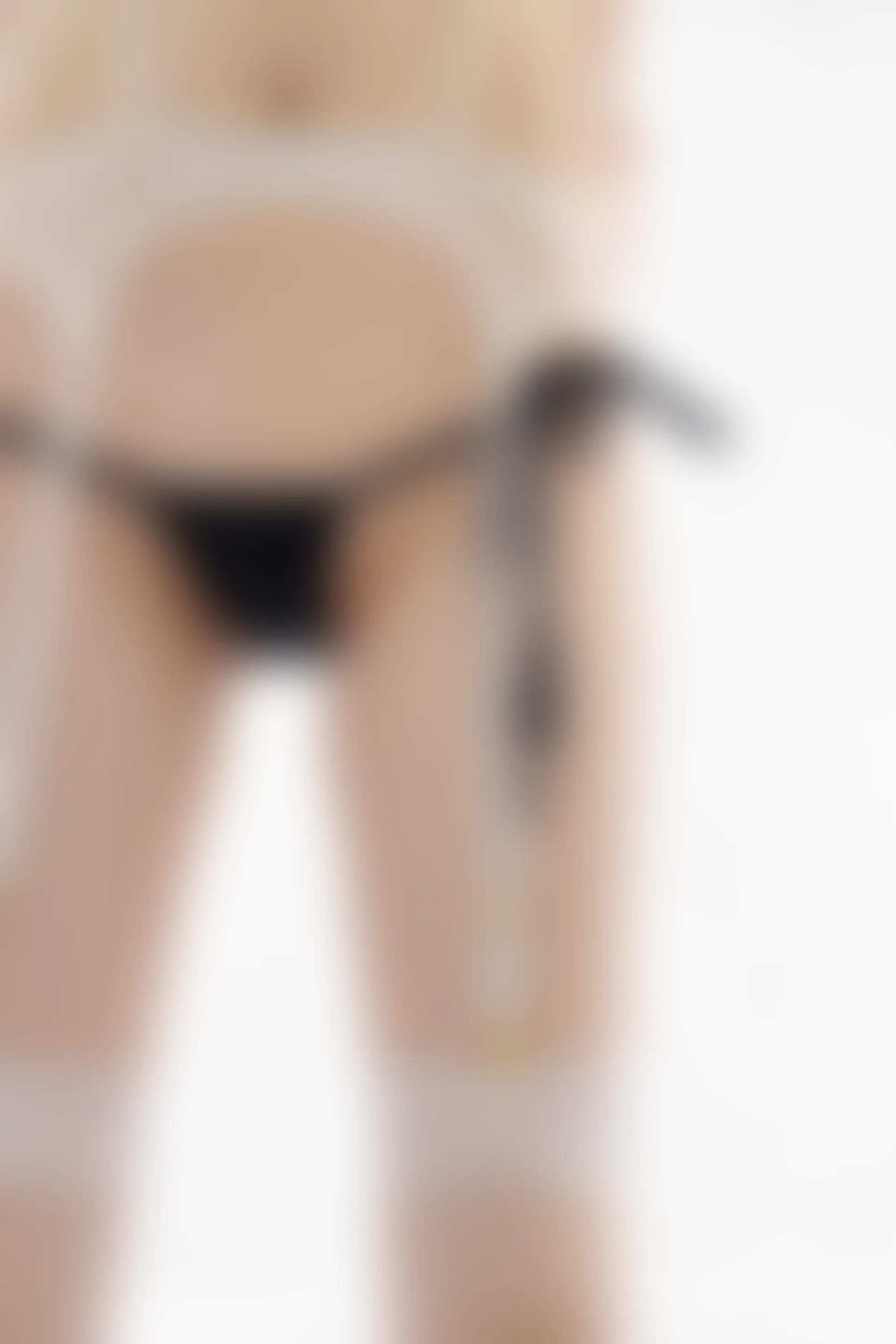 森萝财团 内部 Aika 精油女仆 白丝网袜 [73P2V-10.2GB]