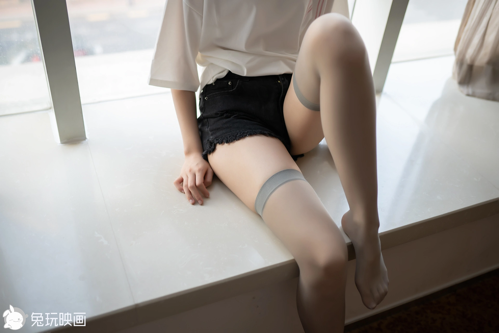 C41.002 短裤灰色丝袜 [39P-67MB]