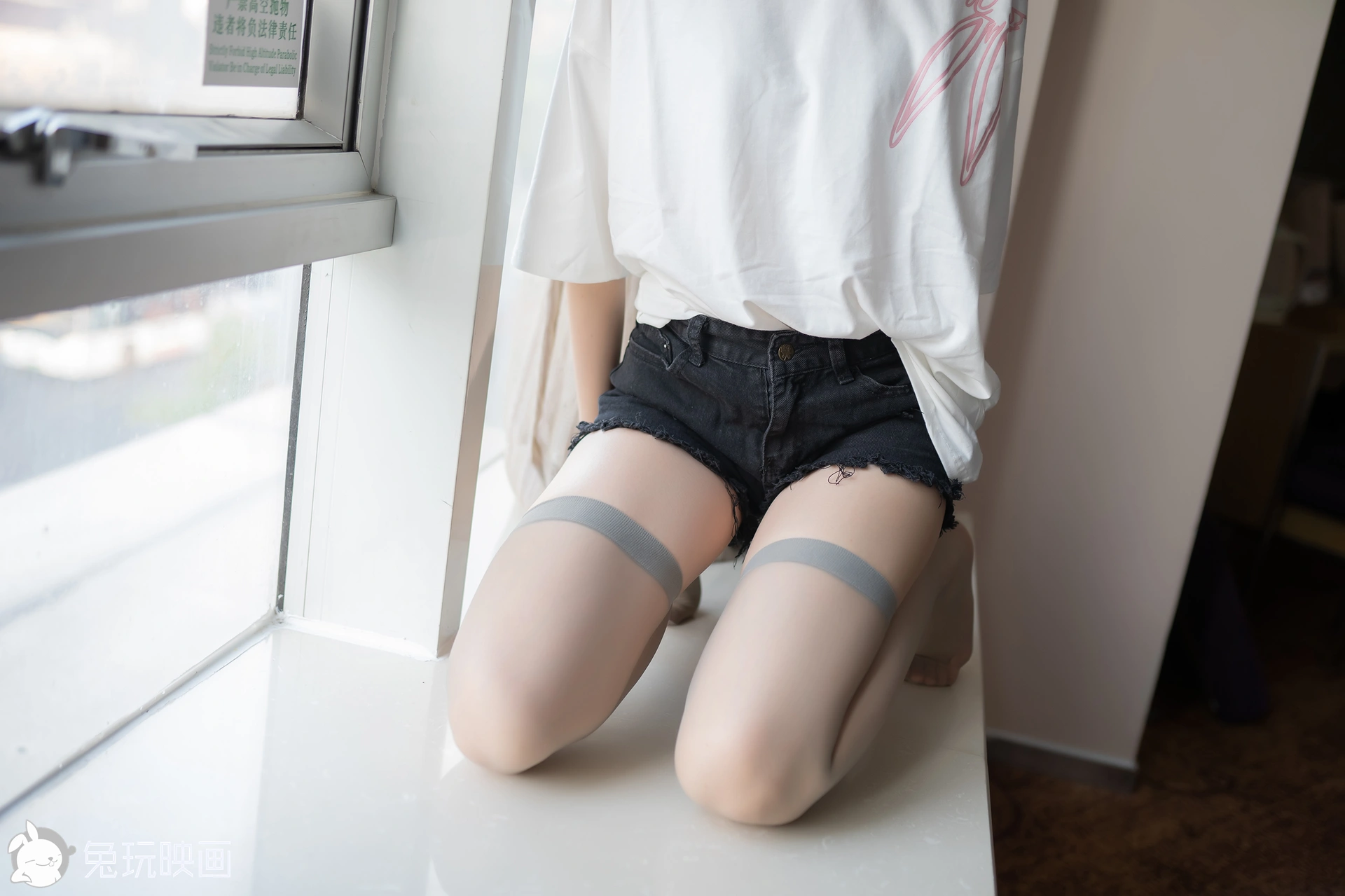 C41.002 短裤灰色丝袜 [39P-67MB]