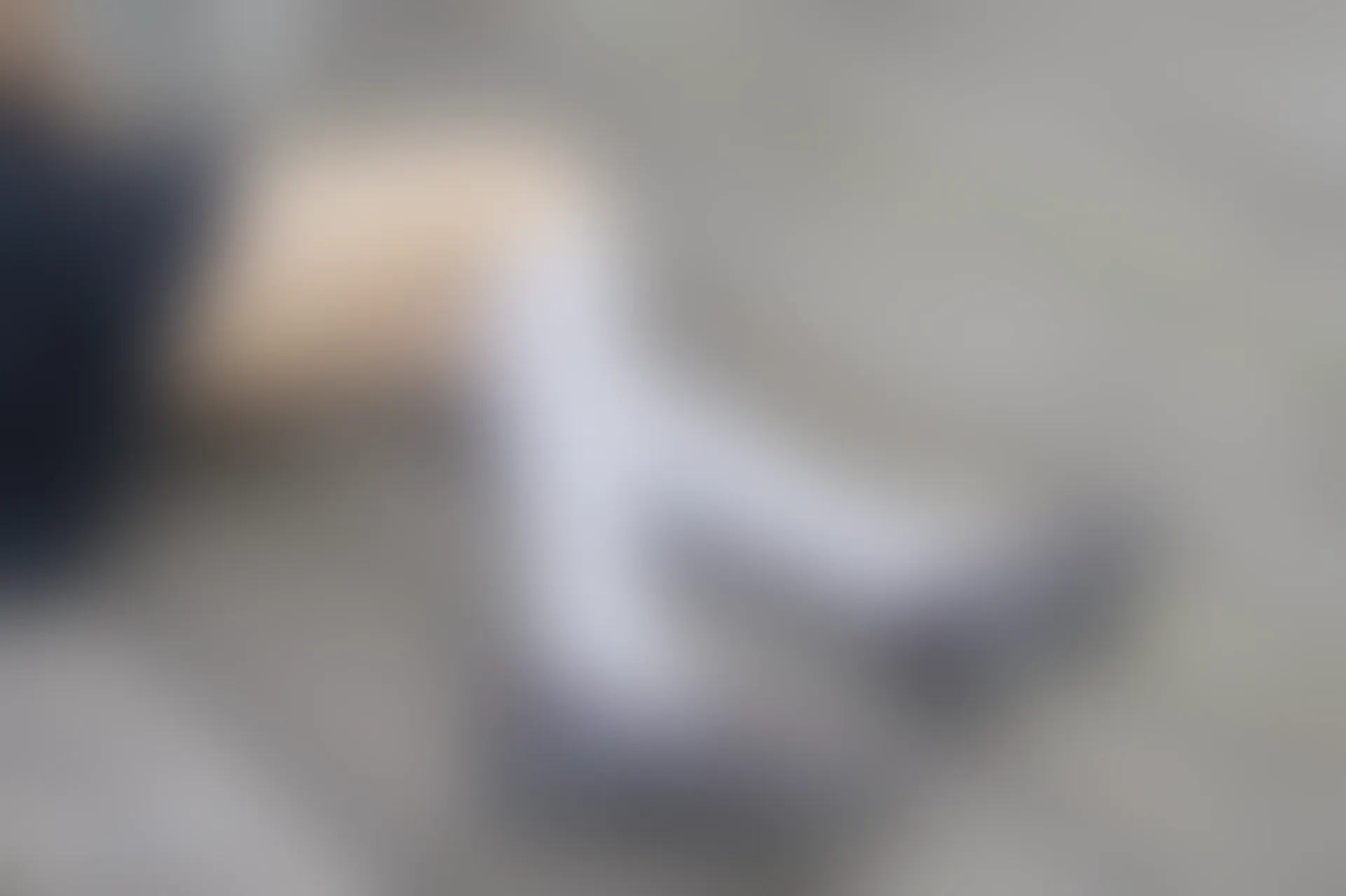 C11.007 阴天里的白丝 [40P-86MB]