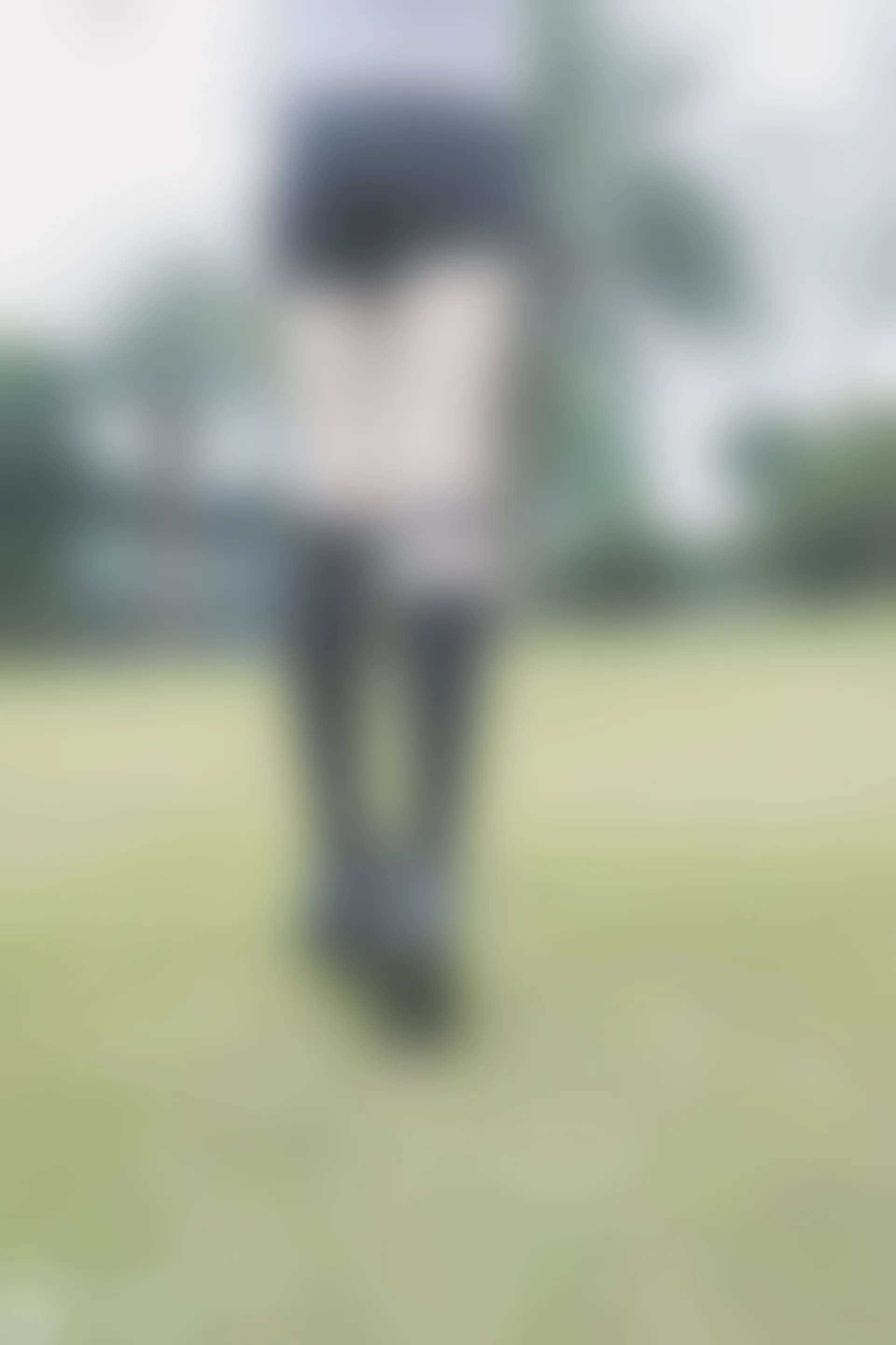 C26.002 草坪上的小细腿 [40P-116MB]