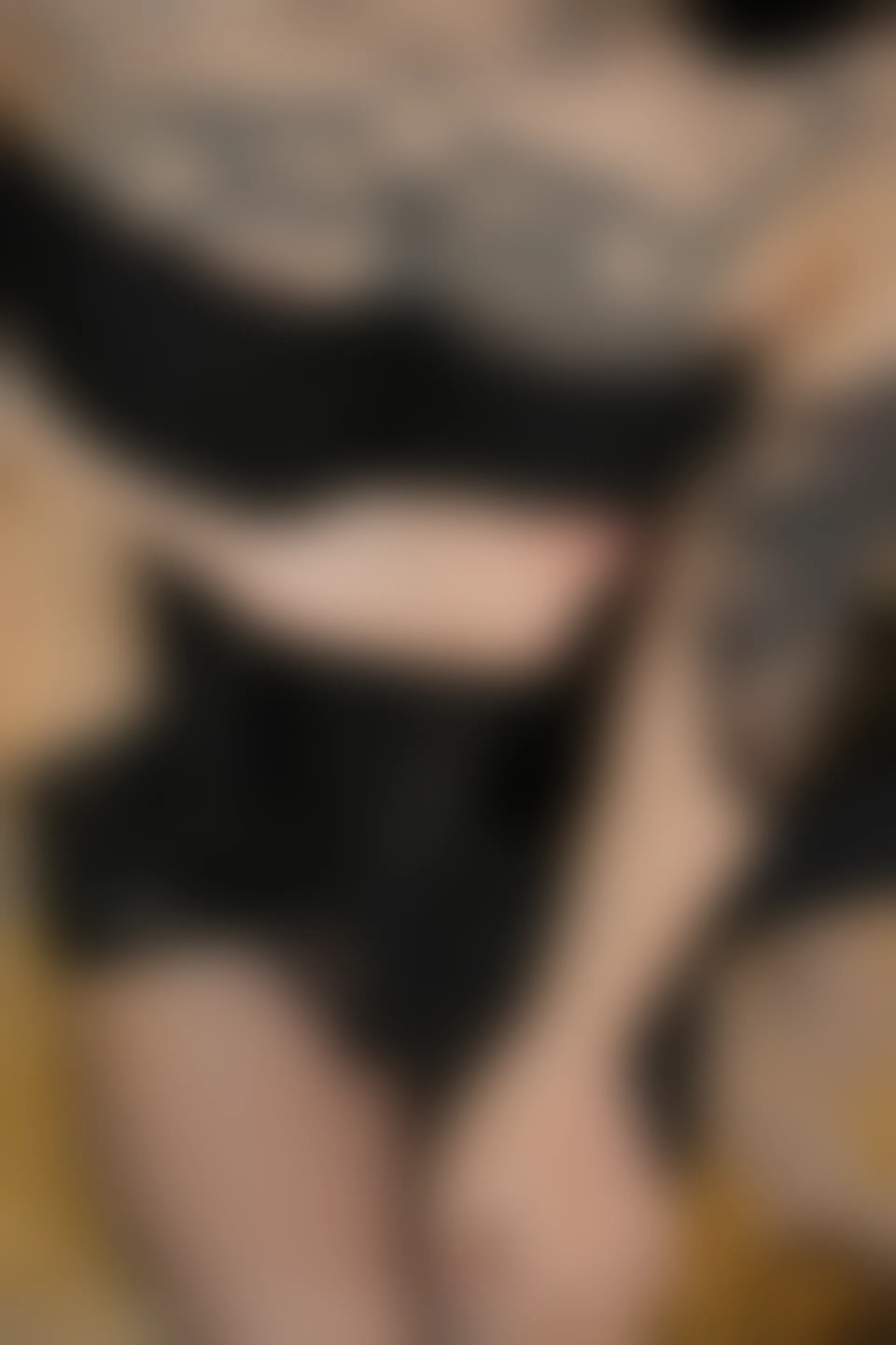 XiuRen秀人网 2022.03.10 No.4700 奶瓶. 黑丝美腿[75+1P 737MB]