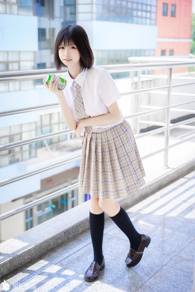 C40.006 教室里的南小鸟 [40P-446MB]