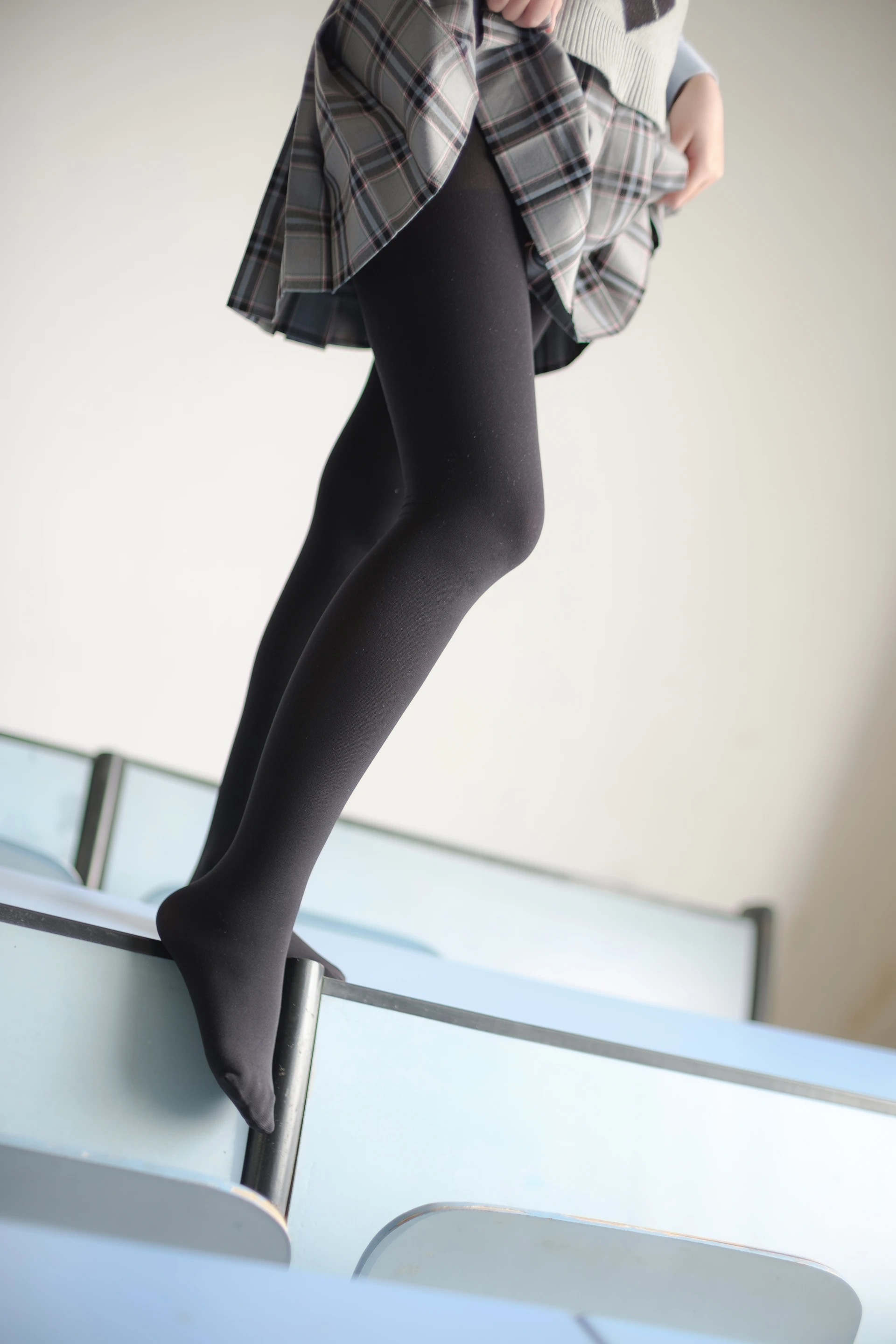 森萝财团 X-014 [123P1V-1.41G]制服, 森萝财团, 美腿, 黑丝