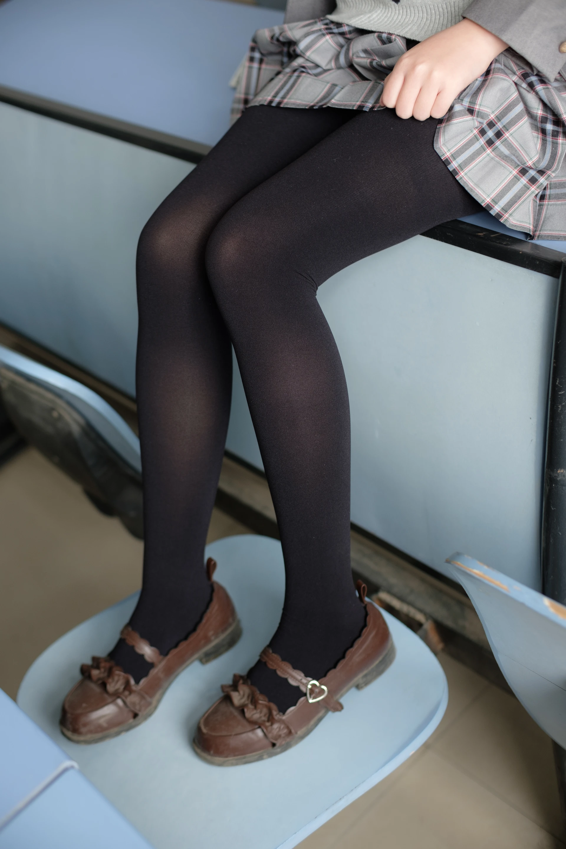 森萝财团 X-014 [123P1V-1.41G]制服, 森萝财团, 美腿, 黑丝