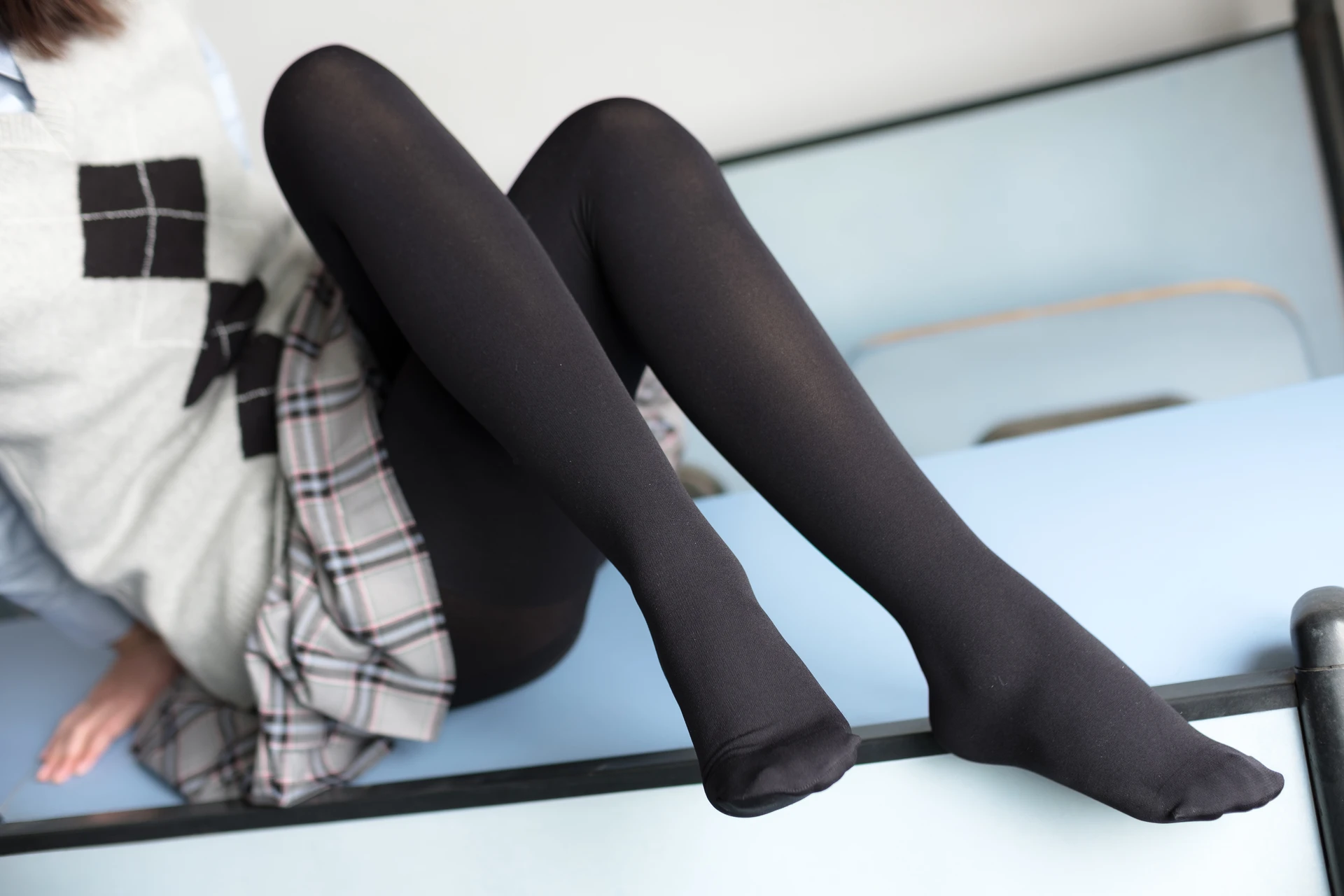 森萝财团 X-014 [123P1V-1.41G]制服, 森萝财团, 美腿, 黑丝