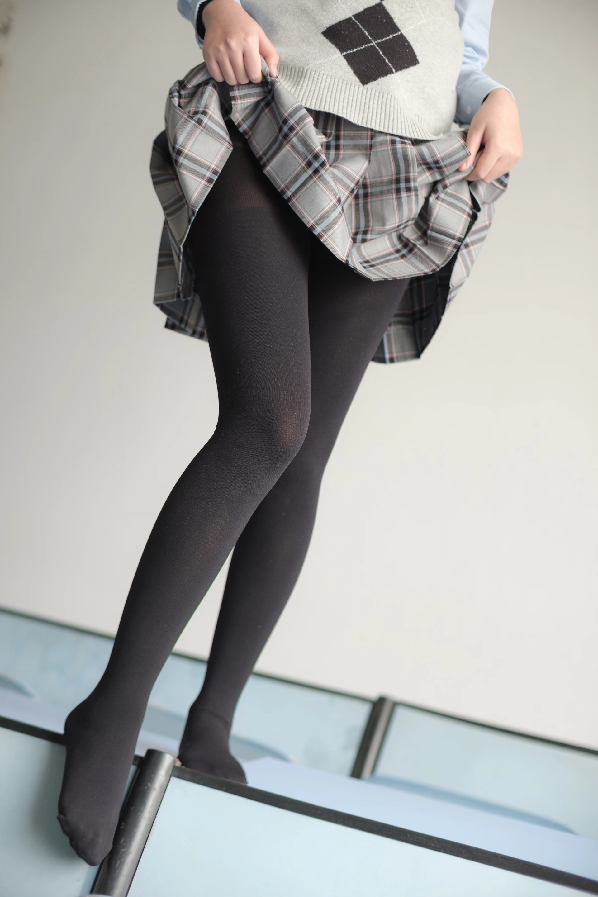 森萝财团 X-014 [123P1V-1.41G]制服, 森萝财团, 美腿, 黑丝
