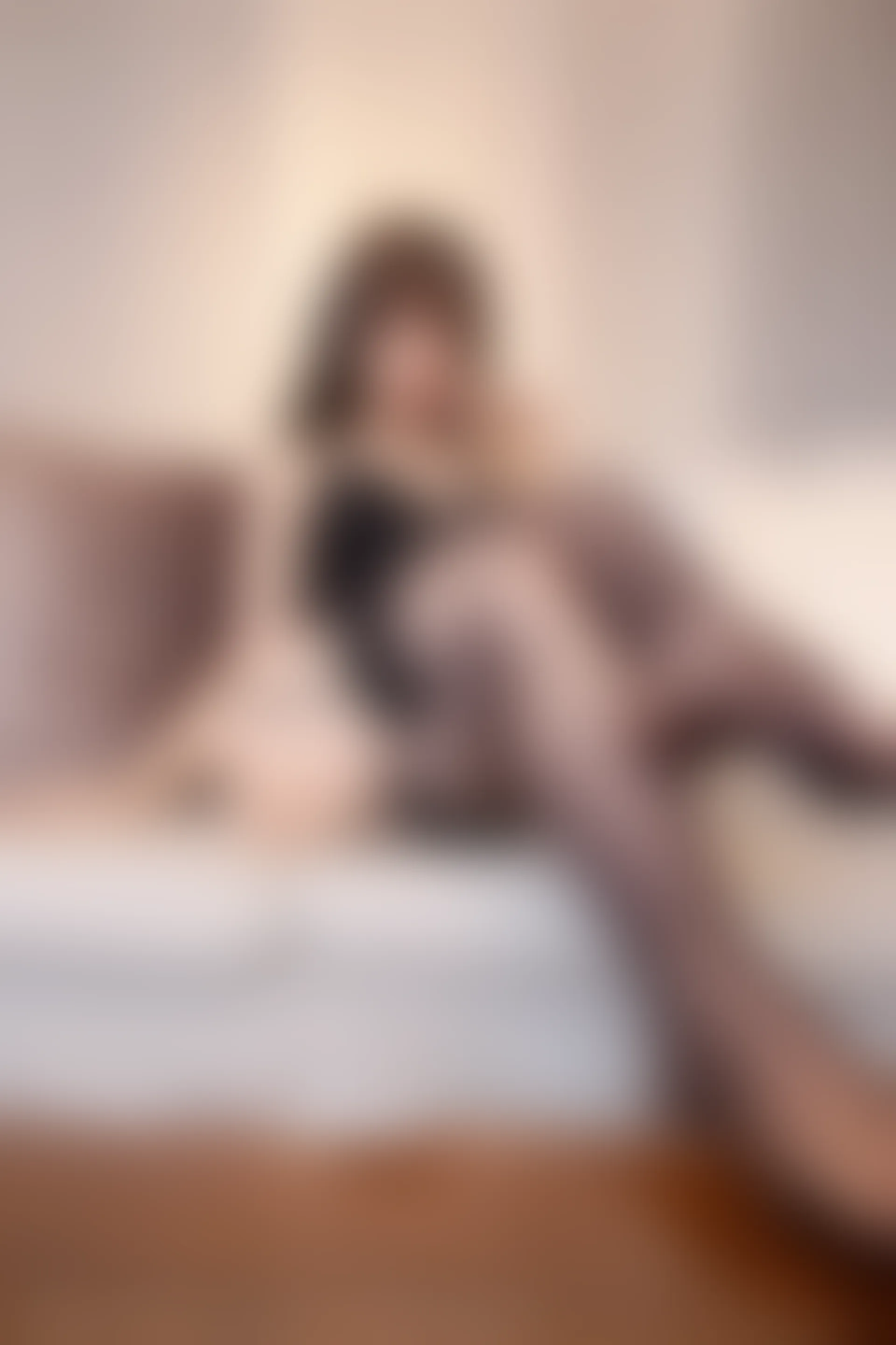 XiuRen秀人网 2022.02.25 No.4638 芝芝Booty 美腿黑丝[77+1P 765MB]