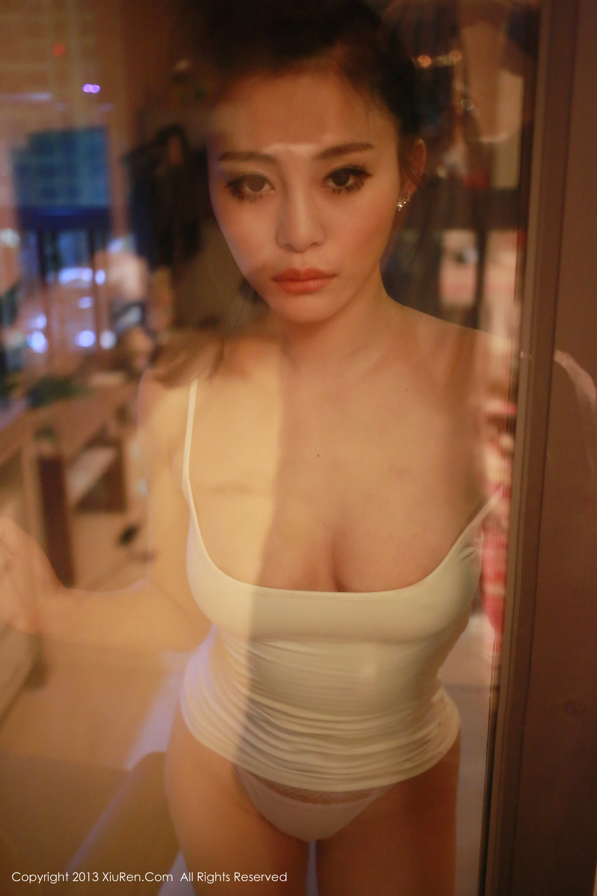 XiuRen秀人网 2013.10.09 No.027 易欣viya合集