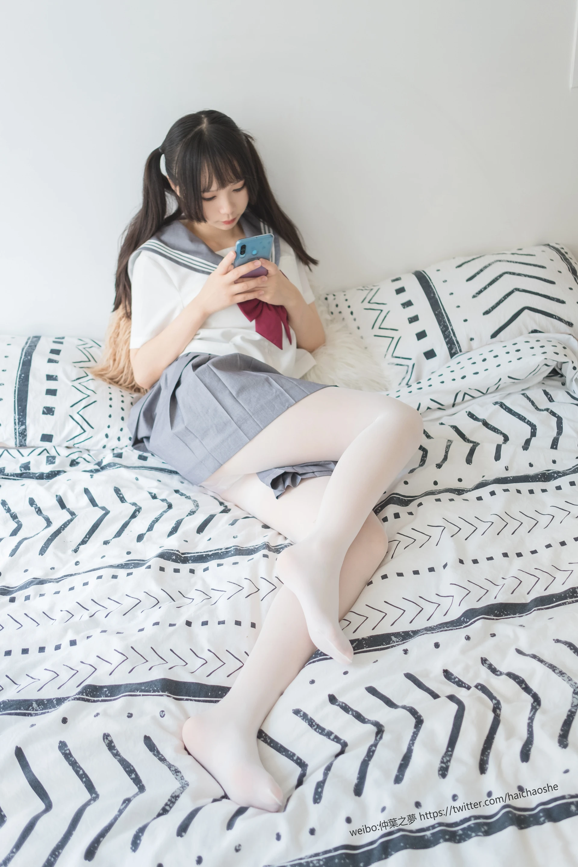 轻兰映画 Grand.018 白丝双马尾JK制服水手裙 [78P-470MB]JK制服, 双马尾, 水手服美腿, 白丝, 美足, 轻兰映画