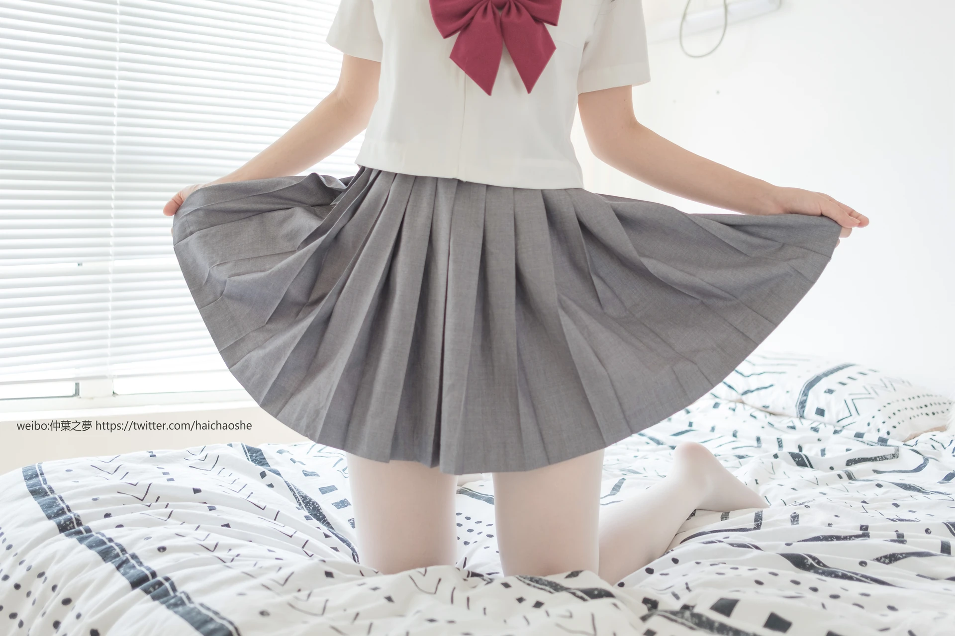 轻兰映画 Grand.018 白丝双马尾JK制服水手裙 [78P-470MB]JK制服, 双马尾, 水手服美腿, 白丝, 美足, 轻兰映画