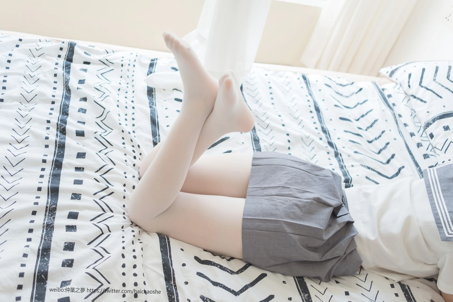 轻兰映画 Grand.018 白丝双马尾JK制服水手裙 [78P-470MB]JK制服, 双马尾, 水手服美腿, 白丝, 美足, 轻兰映画