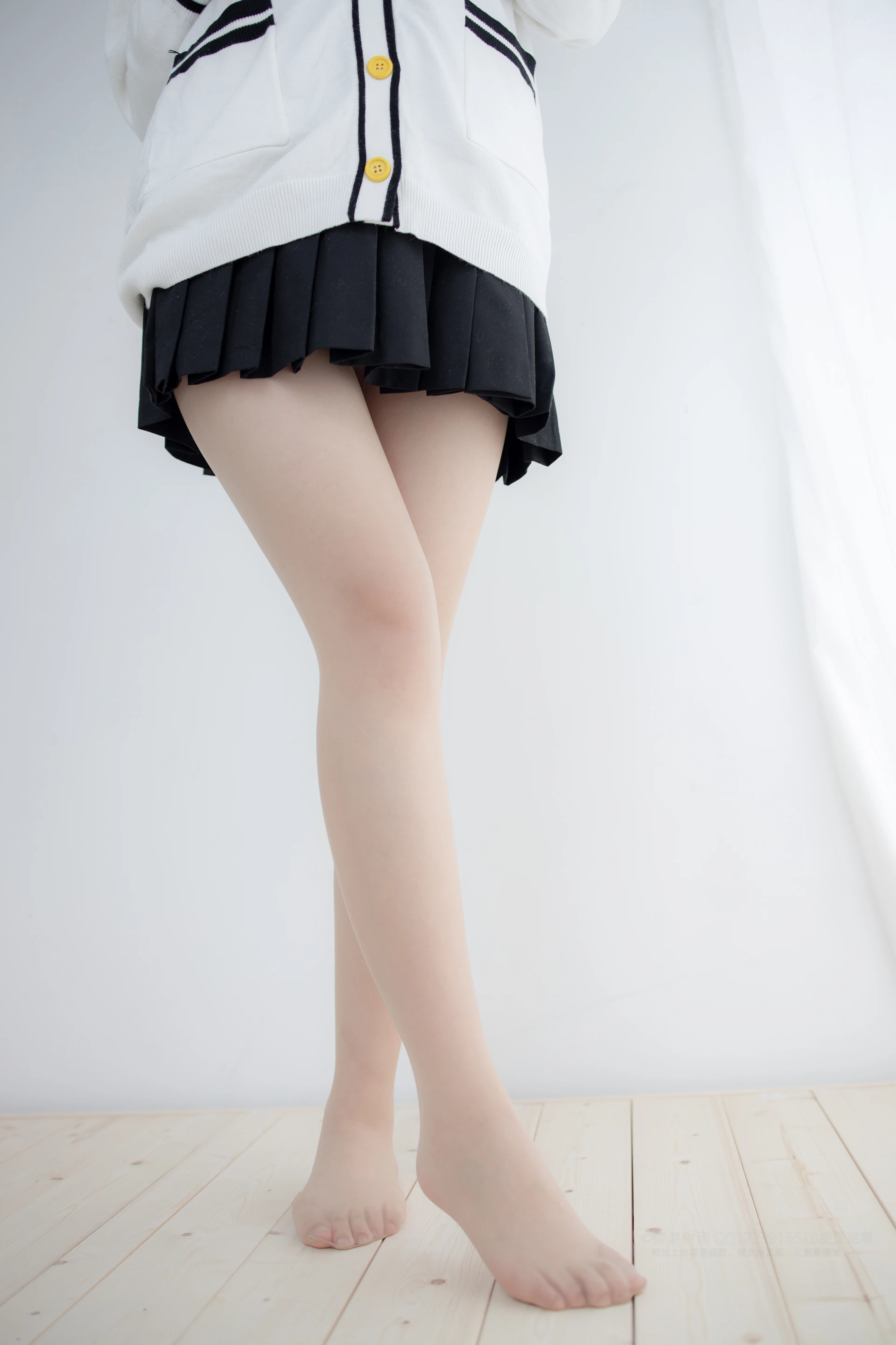 森萝财团 X-055 [93P1V-2.17G]制服, 可爱, 森萝财团, 美腿, 肉丝