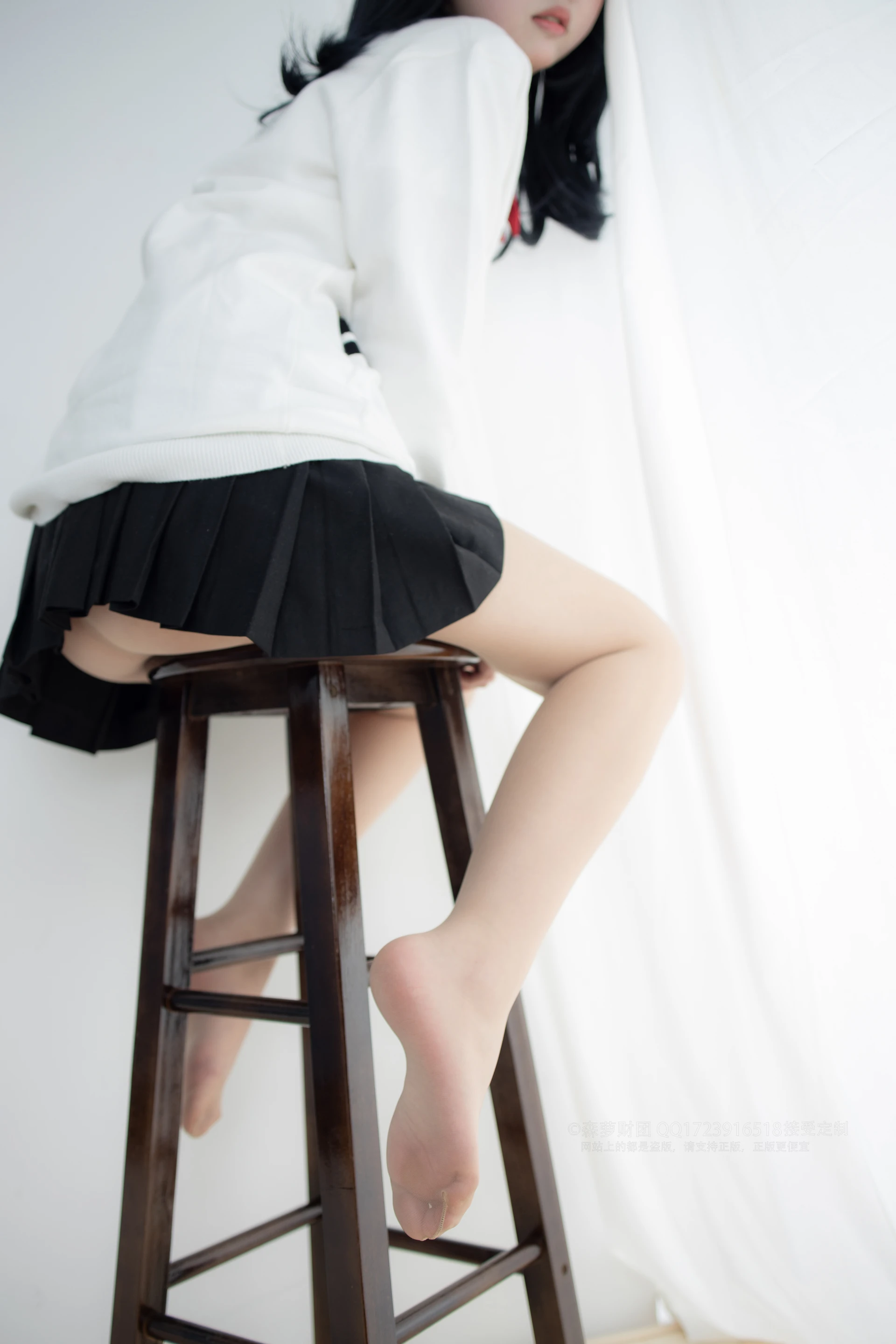 森萝财团 X-055 [93P1V-2.17G]制服, 可爱, 森萝财团, 美腿, 肉丝