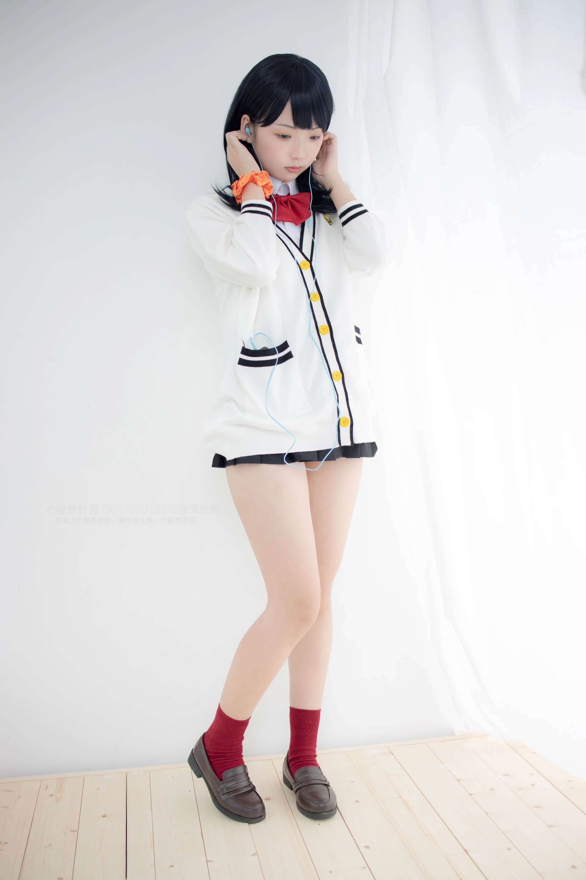 森萝财团 X-055 [93P1V-2.17G]制服, 可爱, 森萝财团, 美腿, 肉丝