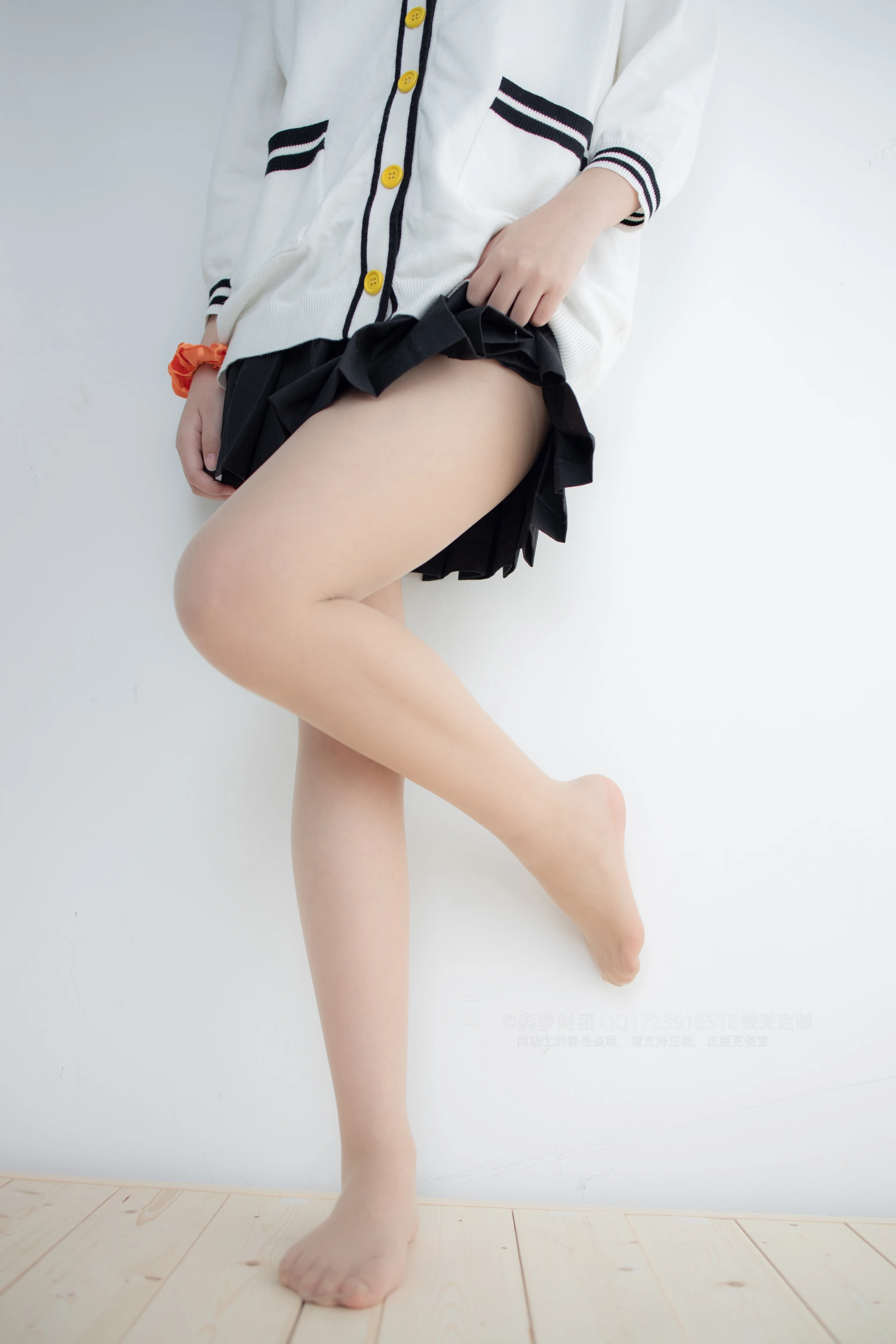 森萝财团 X-055 [93P1V-2.17G]制服, 可爱, 森萝财团, 美腿, 肉丝