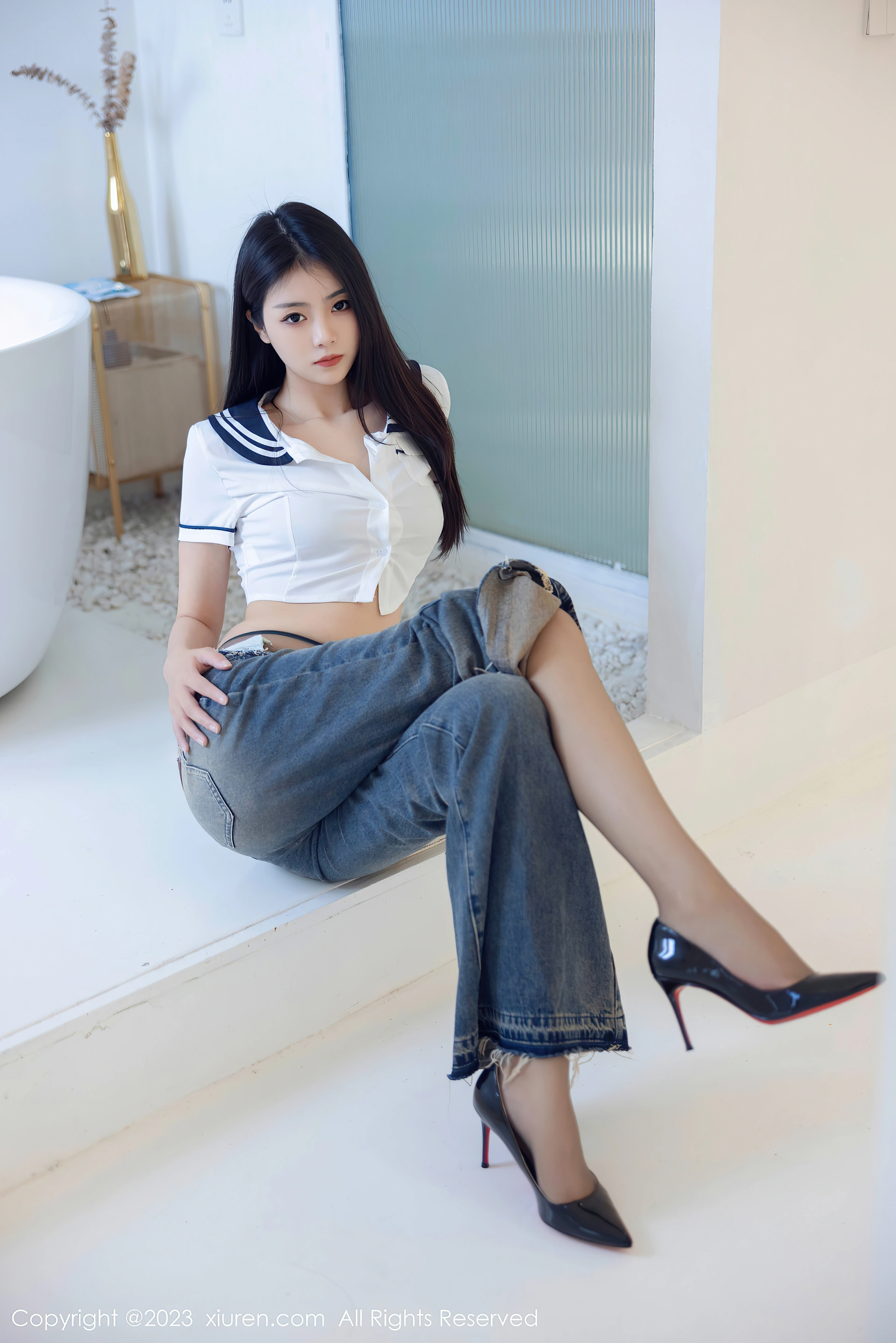XIUREN秀人网 2023.07.05 NO.7027 可樂Vicky 牛仔裤 [82+1P642M]