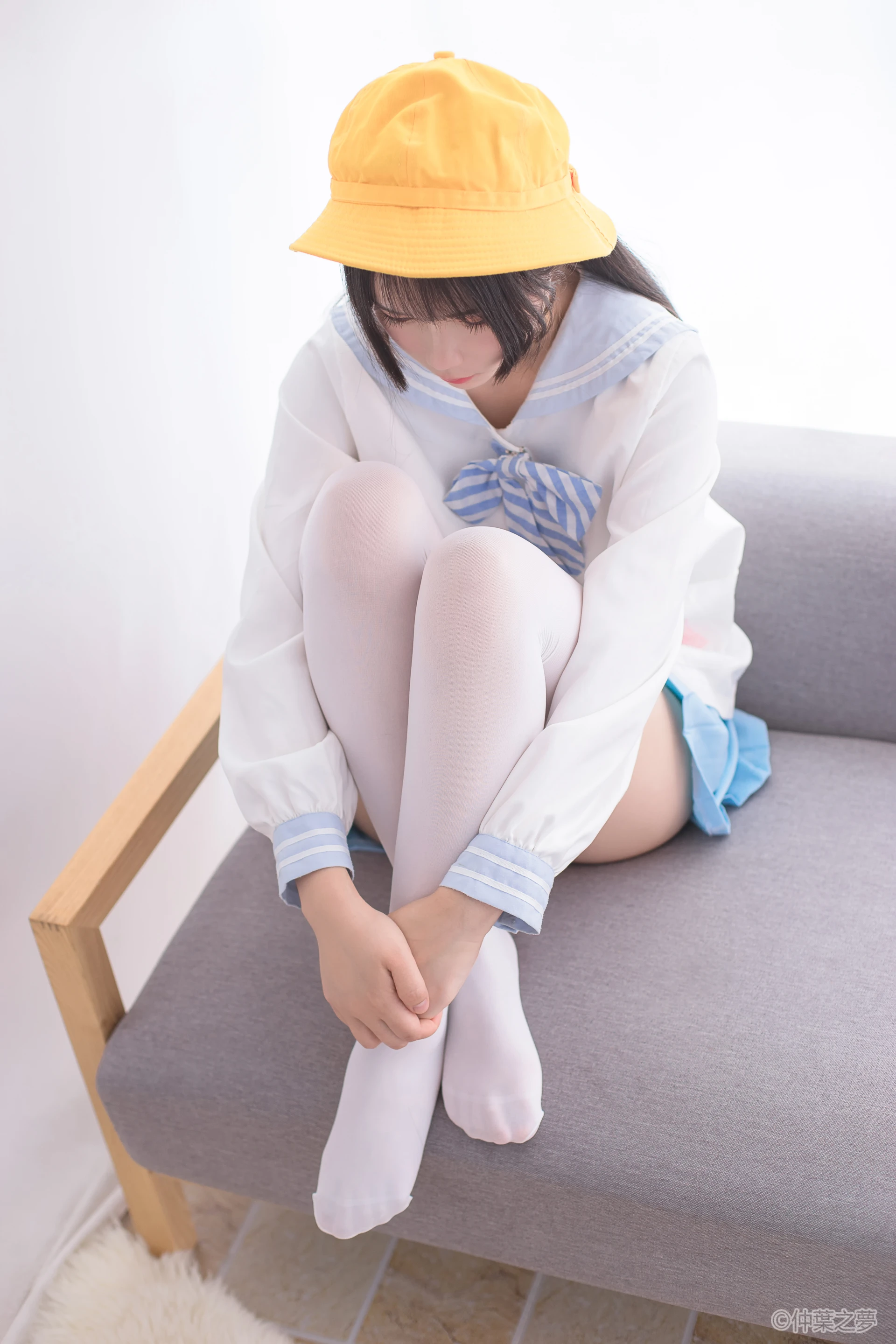 轻兰映画 SPL.008 [98P-783M]白丝, 美腿, 美足, 轻兰映画