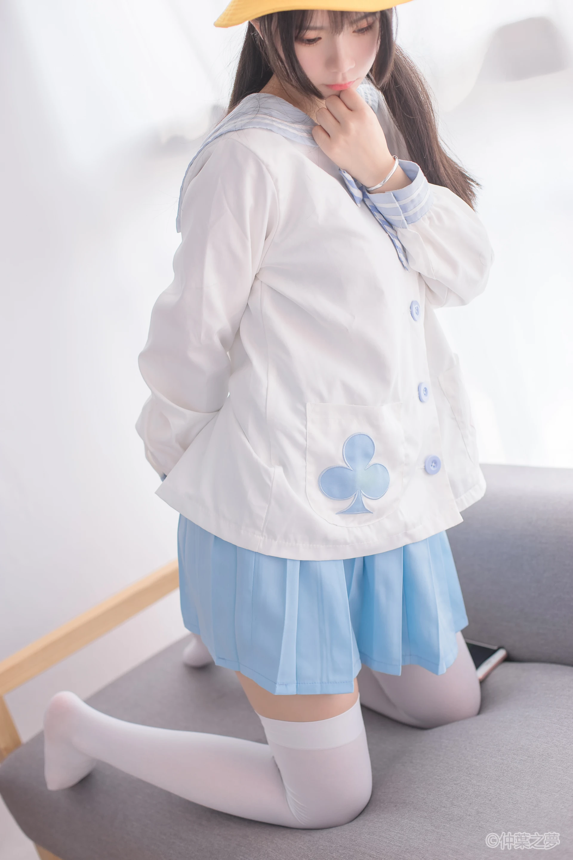 轻兰映画 SPL.008 [98P-783M]白丝, 美腿, 美足, 轻兰映画