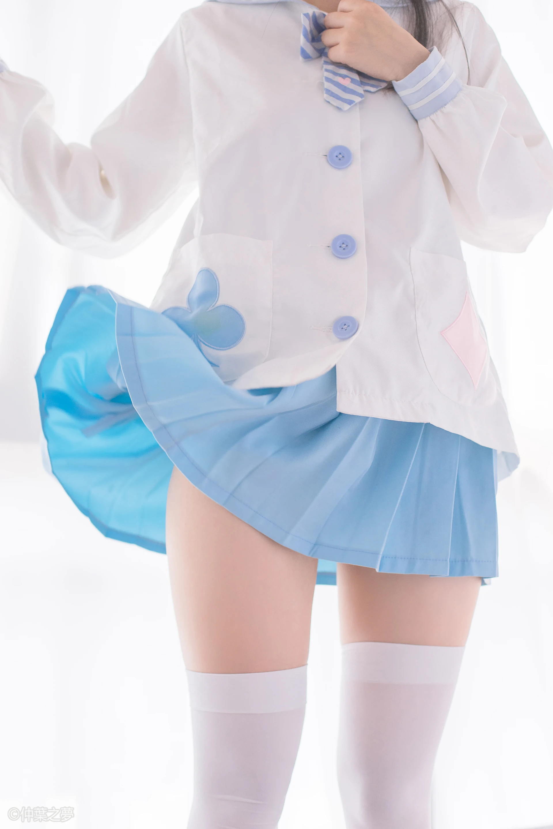 轻兰映画 SPL.008 [98P-783M]白丝, 美腿, 美足, 轻兰映画