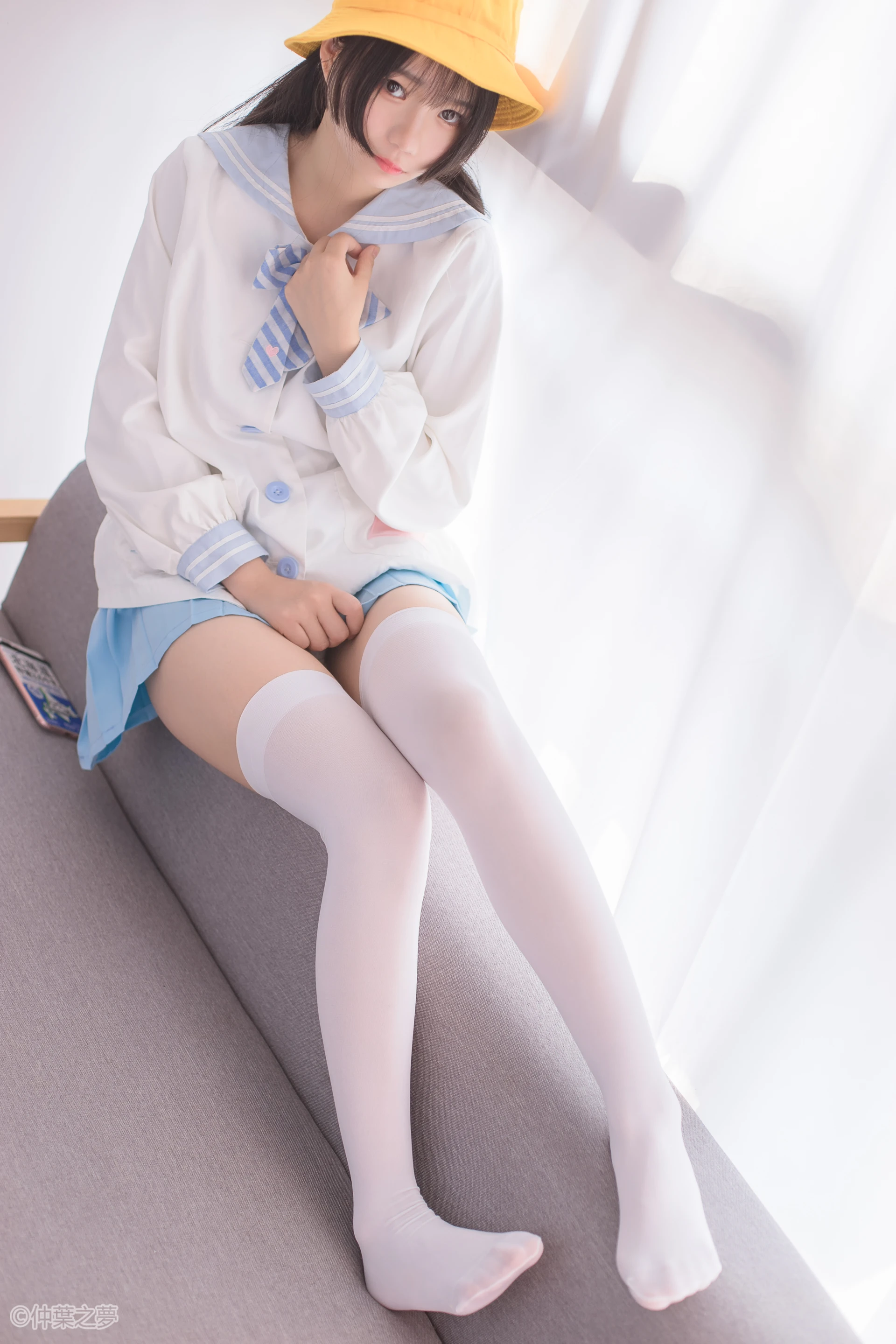 轻兰映画 SPL.008 [98P-783M]白丝, 美腿, 美足, 轻兰映画