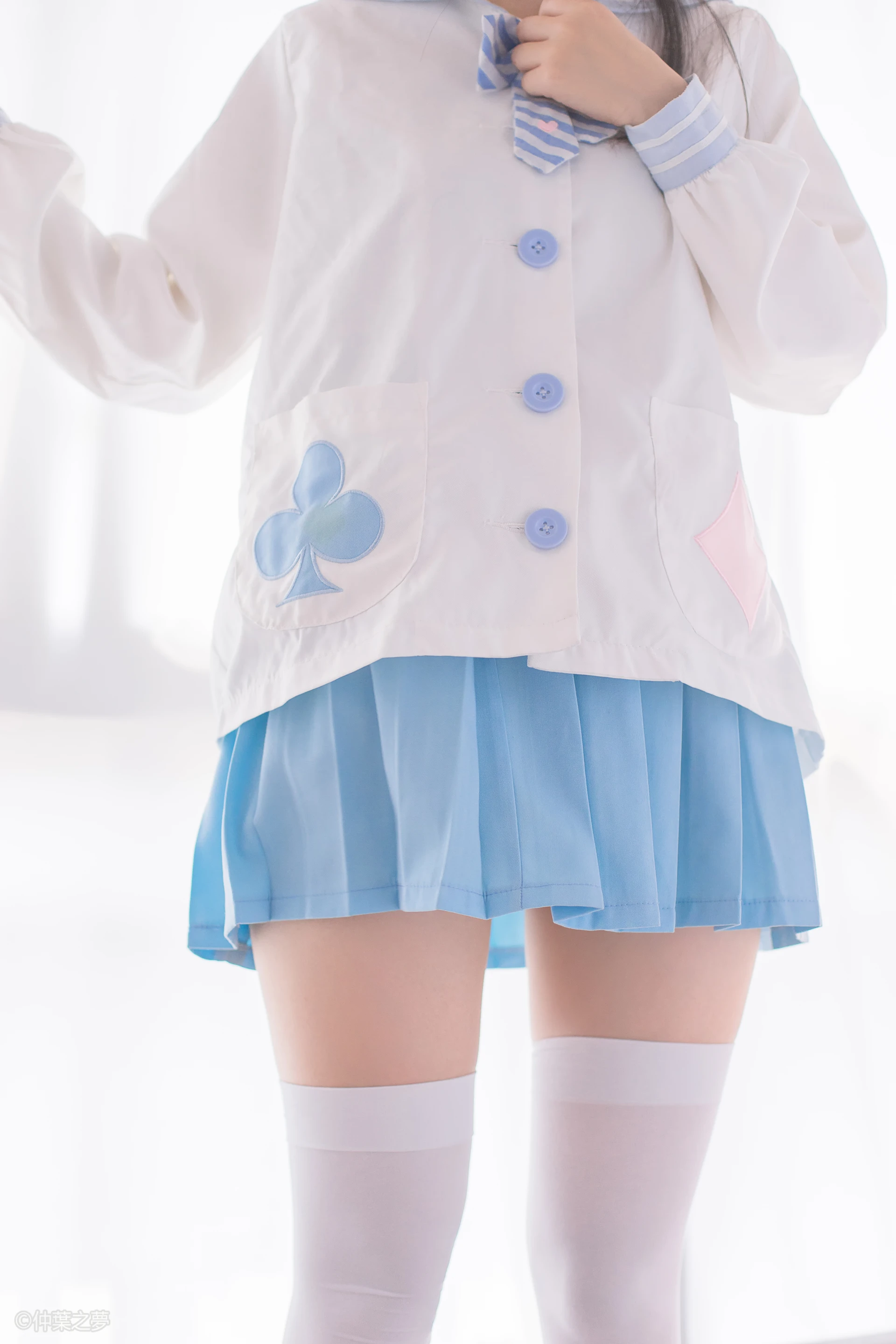 轻兰映画 SPL.008 [98P-783M]白丝, 美腿, 美足, 轻兰映画