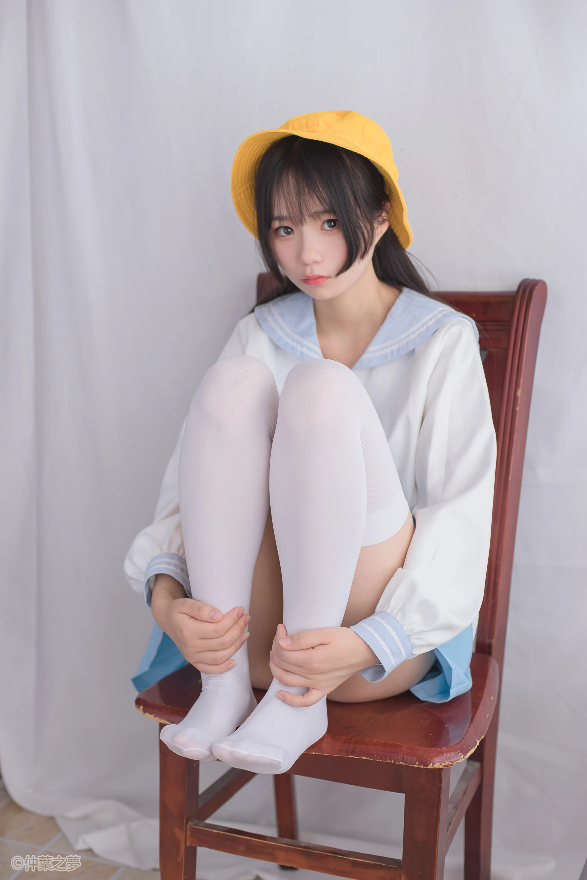 轻兰映画 SPL.008 [98P-783M]白丝, 美腿, 美足, 轻兰映画