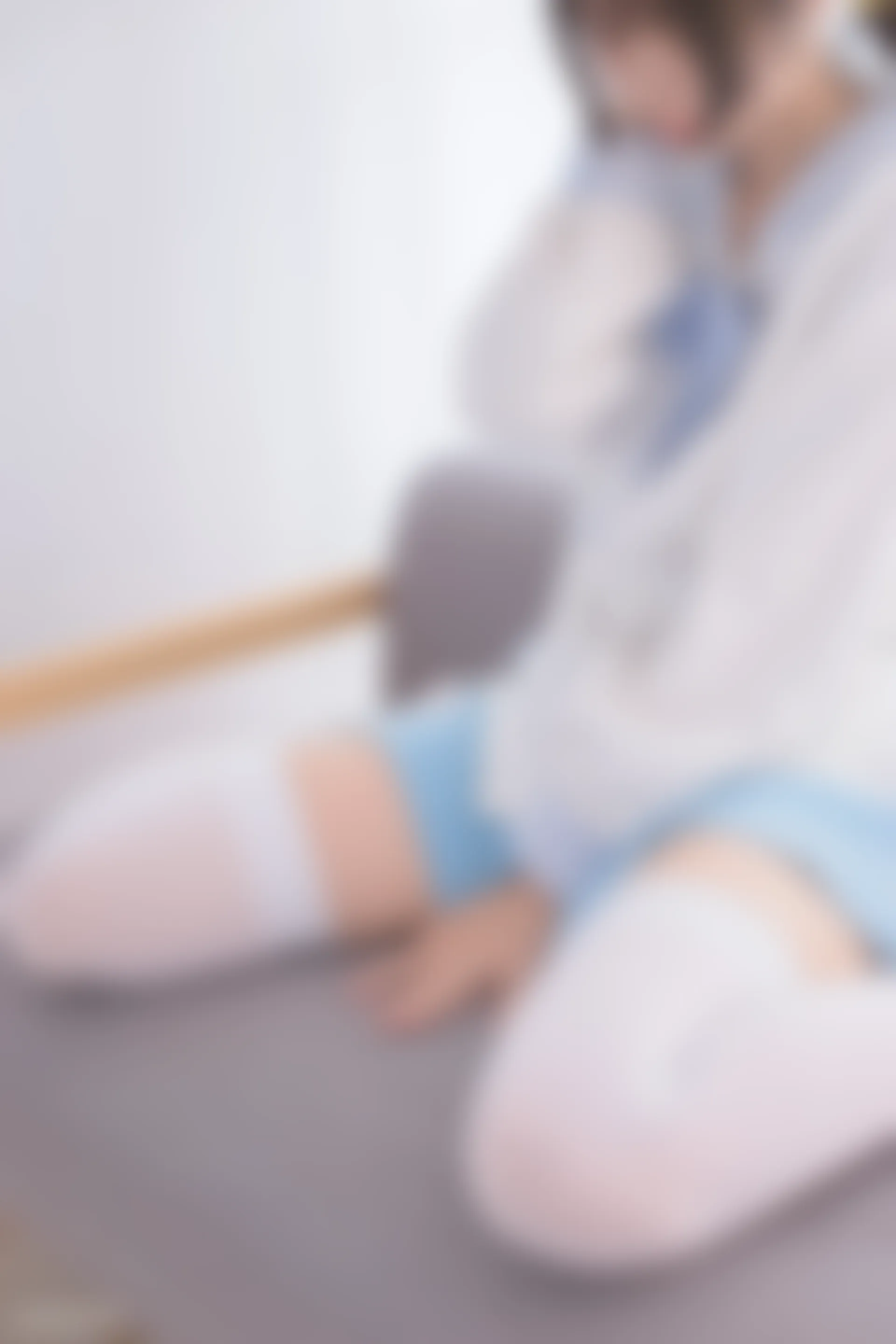 轻兰映画 SPL.008 [98P-783M]白丝, 美腿, 美足, 轻兰映画