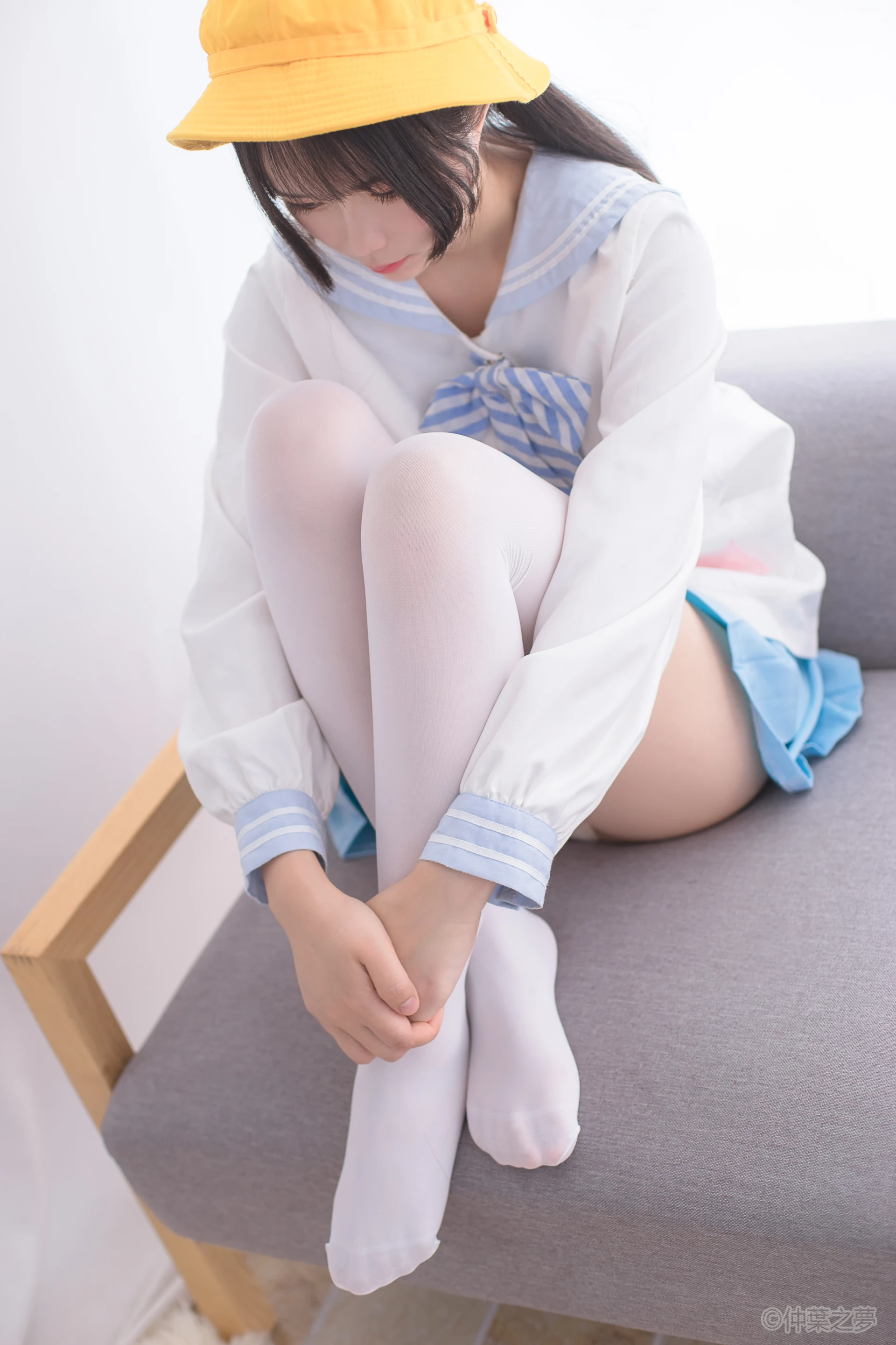 轻兰映画 SPL.008 [98P-783M]白丝, 美腿, 美足, 轻兰映画