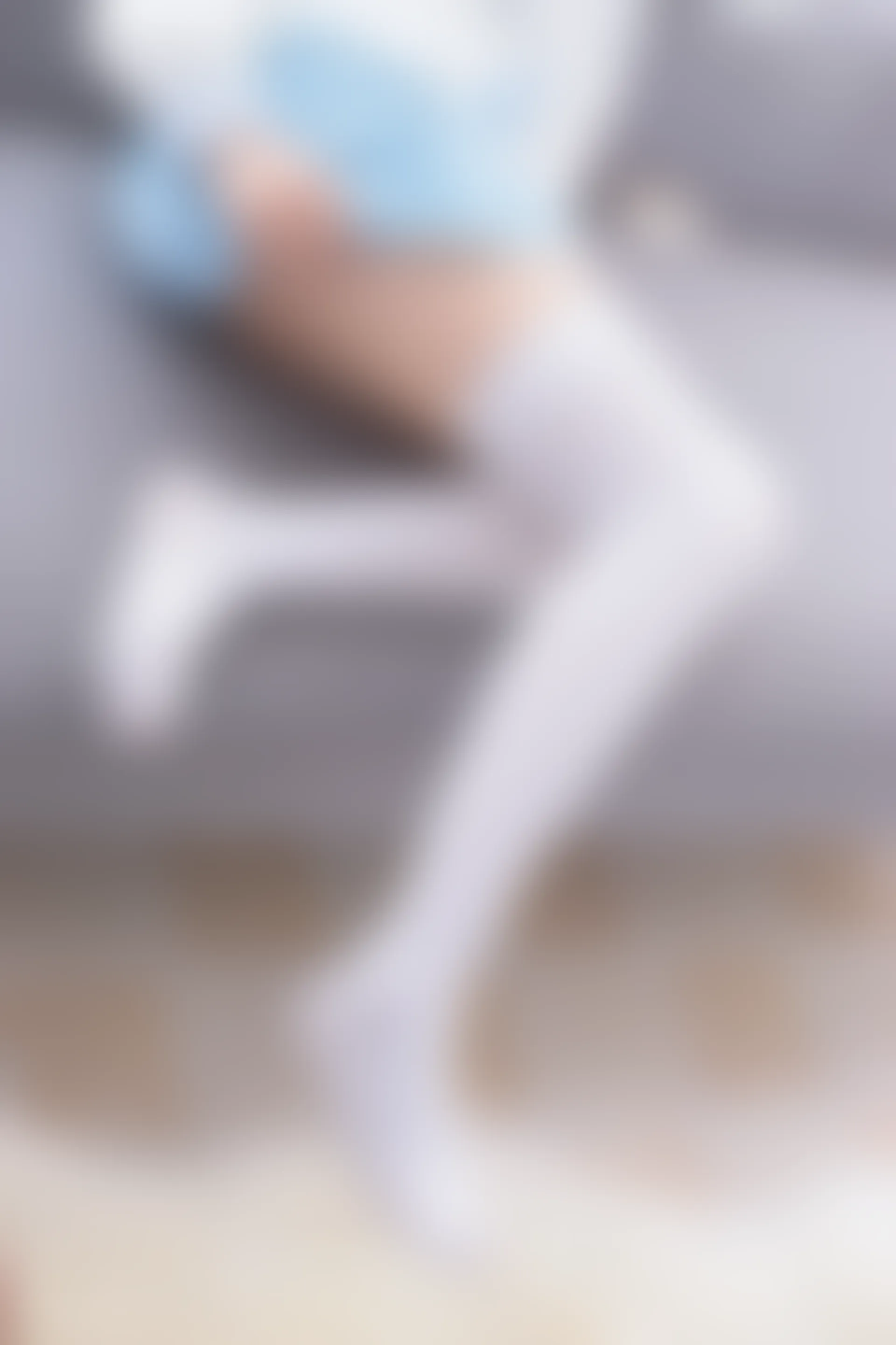 轻兰映画 SPL.008 [98P-783M]白丝, 美腿, 美足, 轻兰映画